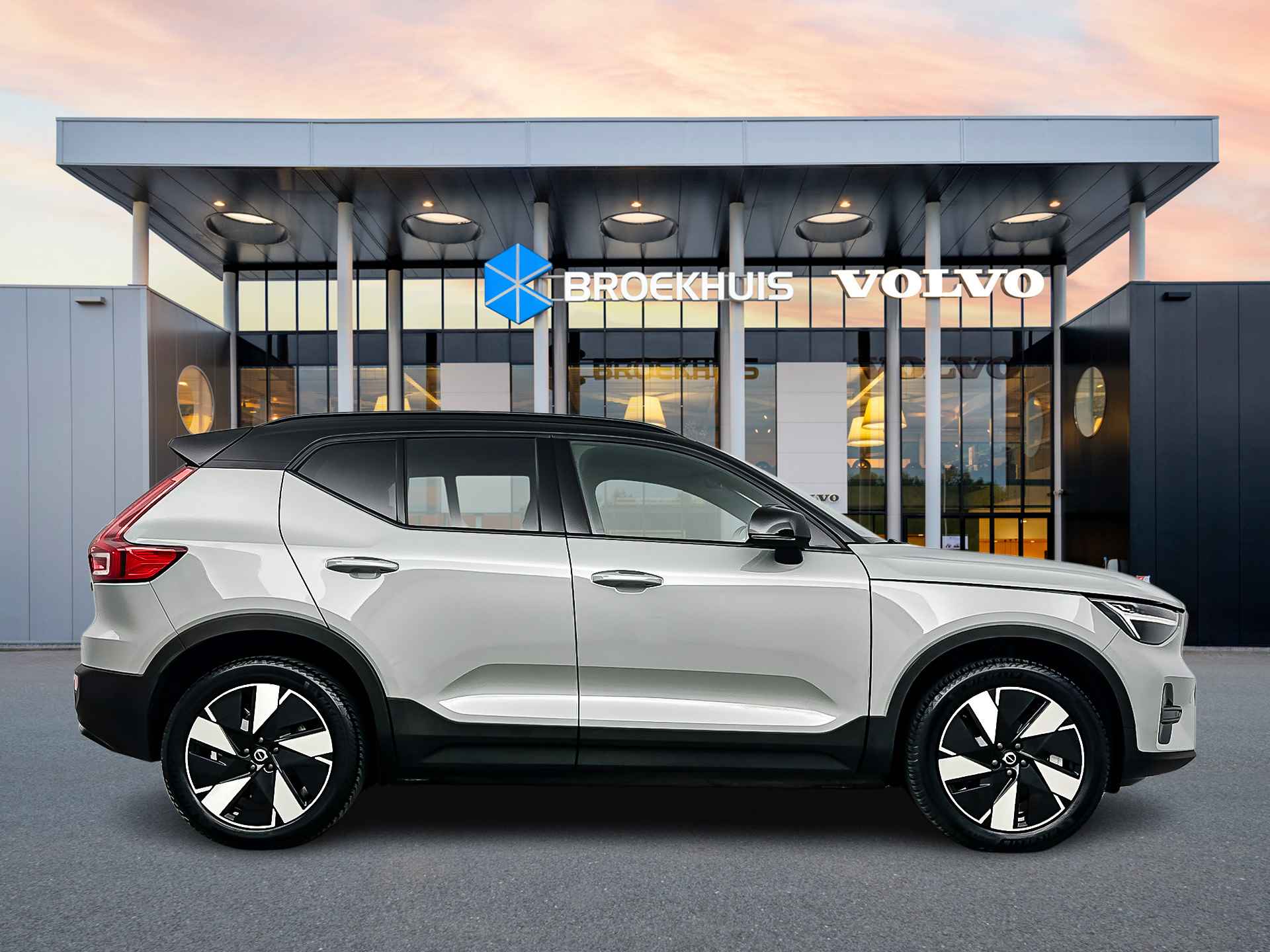 Volvo XC40 Single Motor Extended Range Plus 82 kWh | Nubuck stoelen | Extra getint glas | Stoel/stuurverwarming | Warmtepomp | Adaptieve cr - 8/34