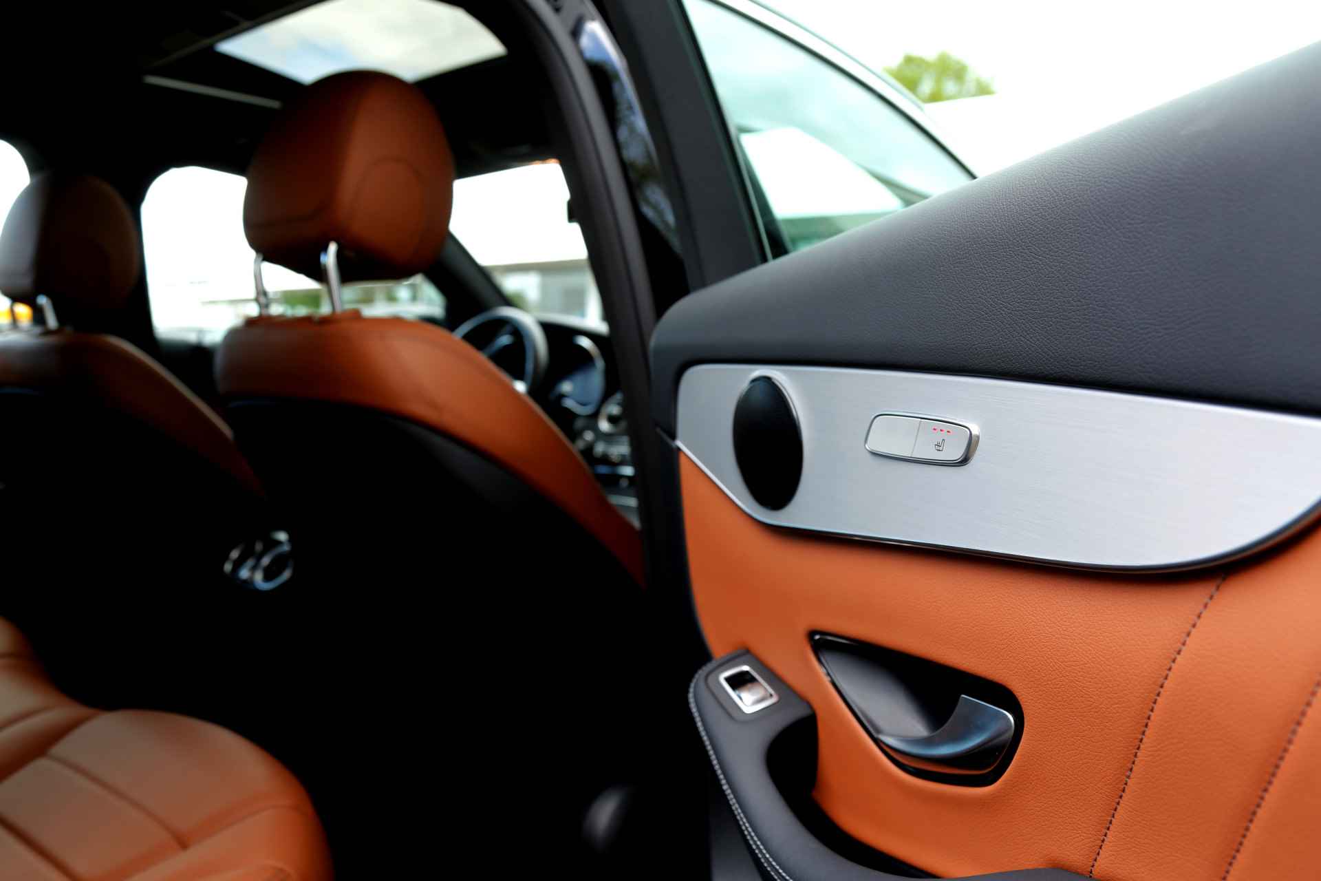 Mercedes-Benz GLC Coupé 300e 4MATIC AMG Plug in Hybride 9G-Aut.*BTW*Perfect Onderh.*Facelift*AMG Ext/int/Dak/Sfeerverl./Digi. Klokken/Diamond Gril - 28/58