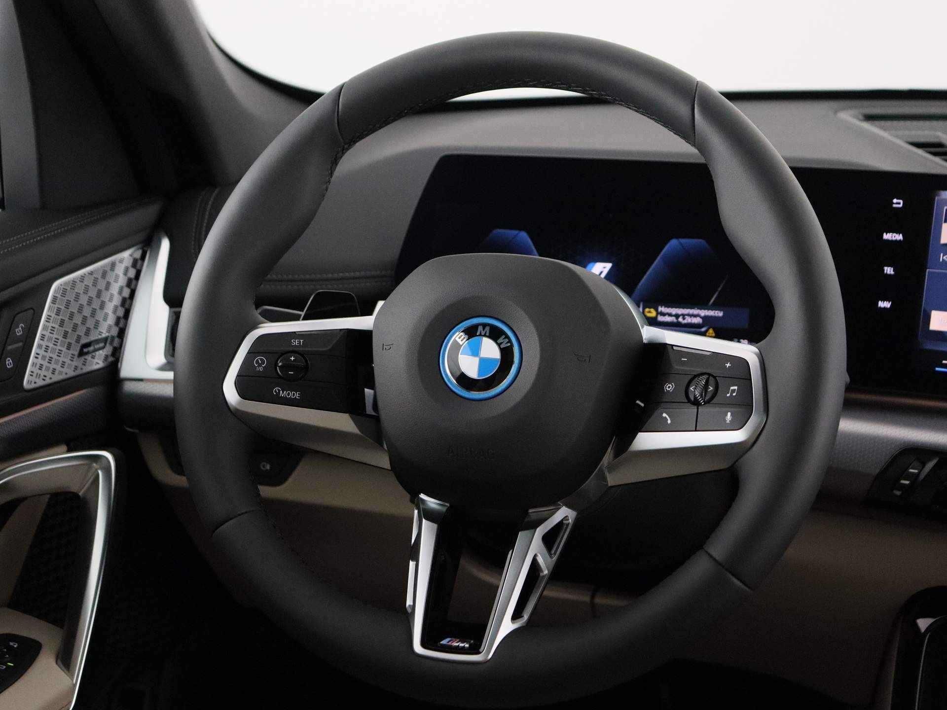 BMW iX1 eDrive20 67 kWh - 3/25