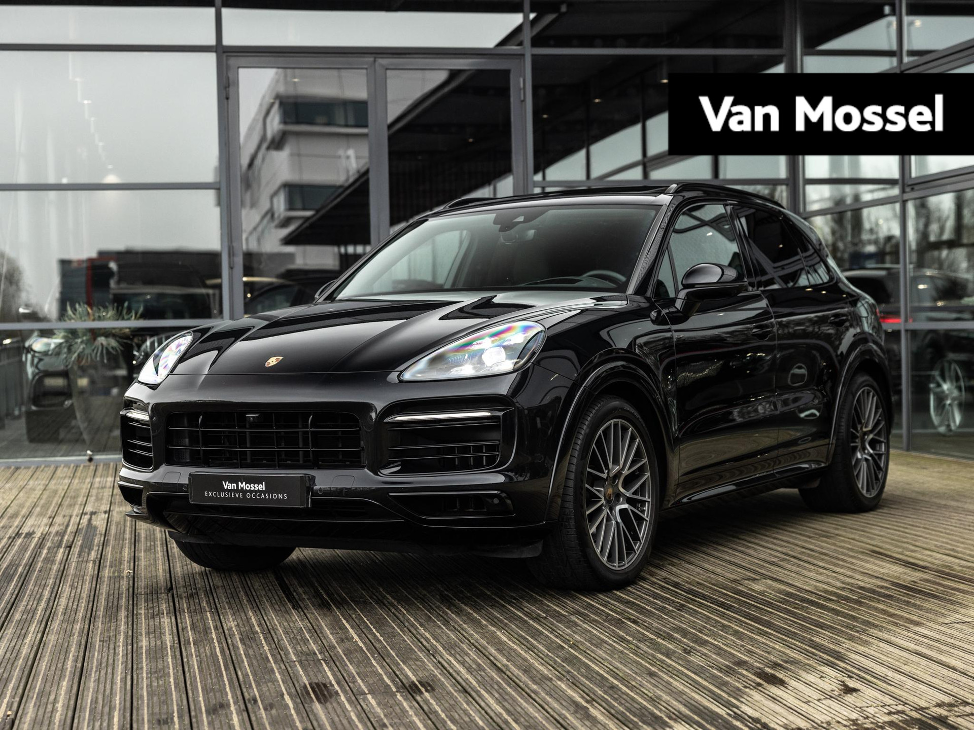 Porsche Cayenne 3.0 E-Hybrid | SPORTDESIGN | SPORTCHRONO | SPORTUITLAATSYSTEEM | BOSE AUDIO | ACHTERASBESTURING | PASM LUCHTVERING | 18-WEG STOELEN | SOFTCLOSE | STOELVENTILATIE | NL AUTO| 21 INCH | PANORAMA/SCHUIF-KANTELDAK |