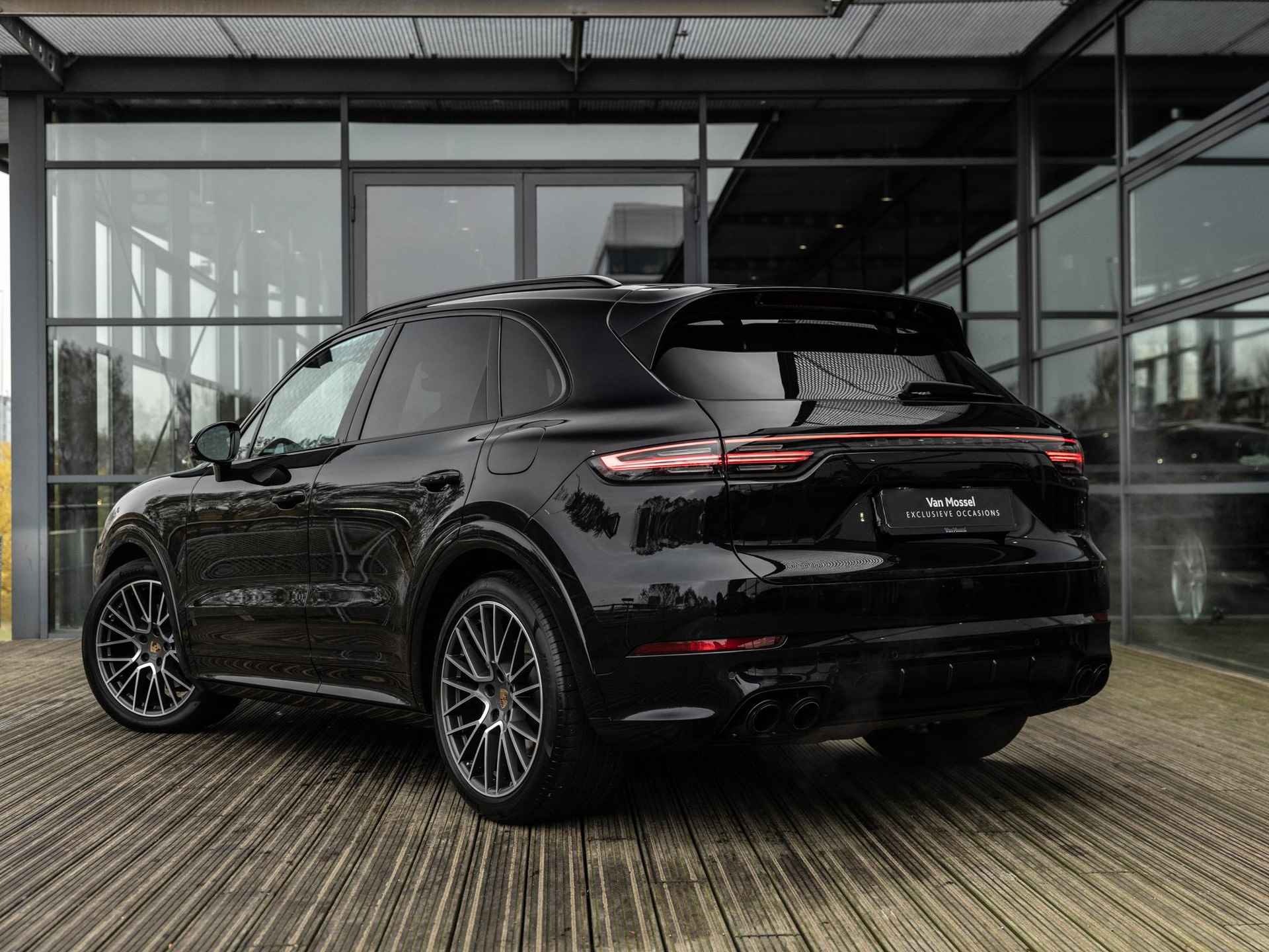 Porsche Cayenne 3.0 E-Hybrid | SPORTDESIGN | SPORTCHRONO | SPORTUITLAATSYSTEEM | BOSE AUDIO | ACHTERASBESTURING | PASM LUCHTVERING | 18-WEG STOELEN | SOFTCLOSE | STOELVENTILATIE | NL AUTO| 21 INCH | PANORAMA/SCHUIF-KANTELDAK | - 6/57