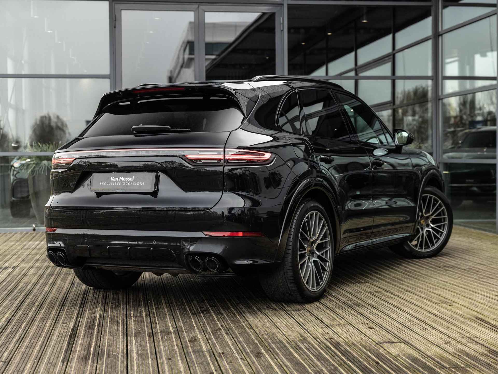 Porsche Cayenne 3.0 E-Hybrid | SPORTDESIGN | SPORTCHRONO | SPORTUITLAATSYSTEEM | BOSE AUDIO | ACHTERASBESTURING | PASM LUCHTVERING | 18-WEG STOELEN | SOFTCLOSE | STOELVENTILATIE | NL AUTO| 21 INCH | PANORAMA/SCHUIF-KANTELDAK | - 8/57