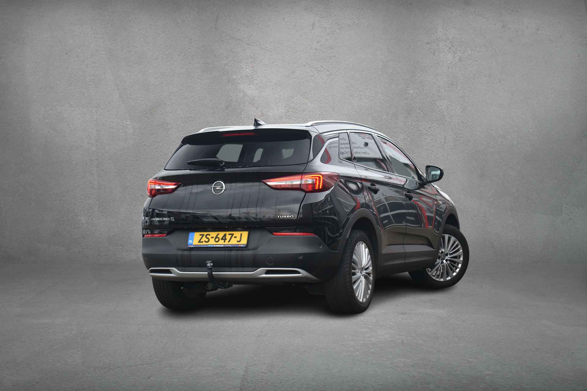 Opel Grandland X 1.2 Turbo Business Executive | Trekhaak | CarPlay | Camera | Stuur- en Stoelverw. - 4/11