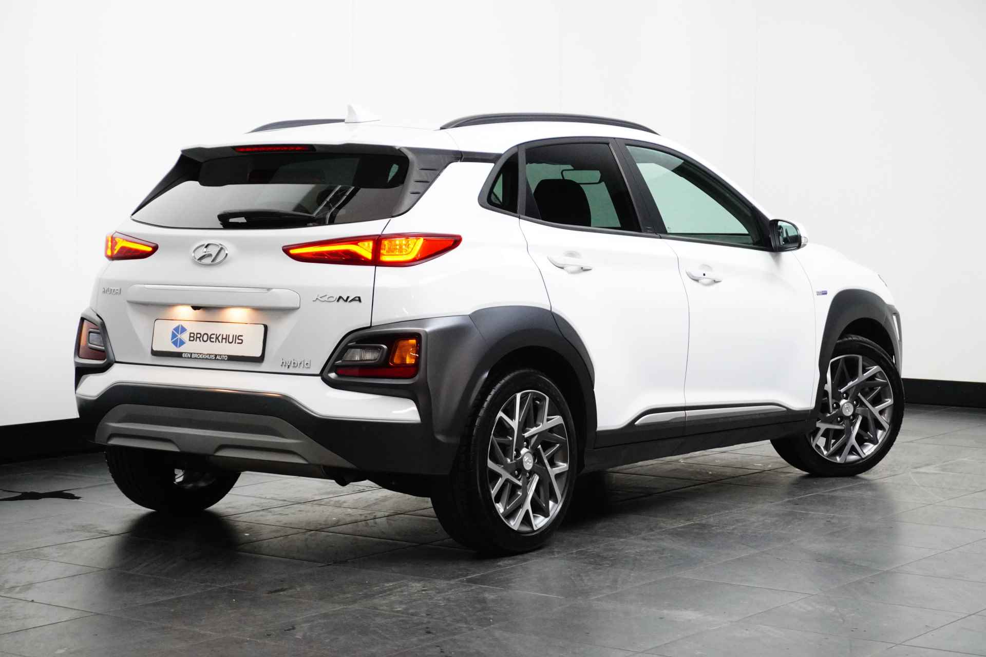 Hyundai KONA 1.6GDI HEV PREMIUM SKY | VOL! | SCHUIFDAK | LEDER | STOELVERWARMING + KOELING | BLIND SPOT | HEAD UP | - 4/33