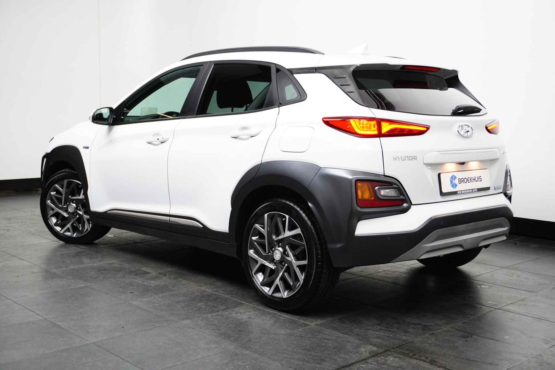 Hyundai KONA 1.6GDI HEV PREMIUM SKY | VOL! | SCHUIFDAK | LEDER | STOELVERWARMING + KOELING | BLIND SPOT | HEAD UP | - 20/33