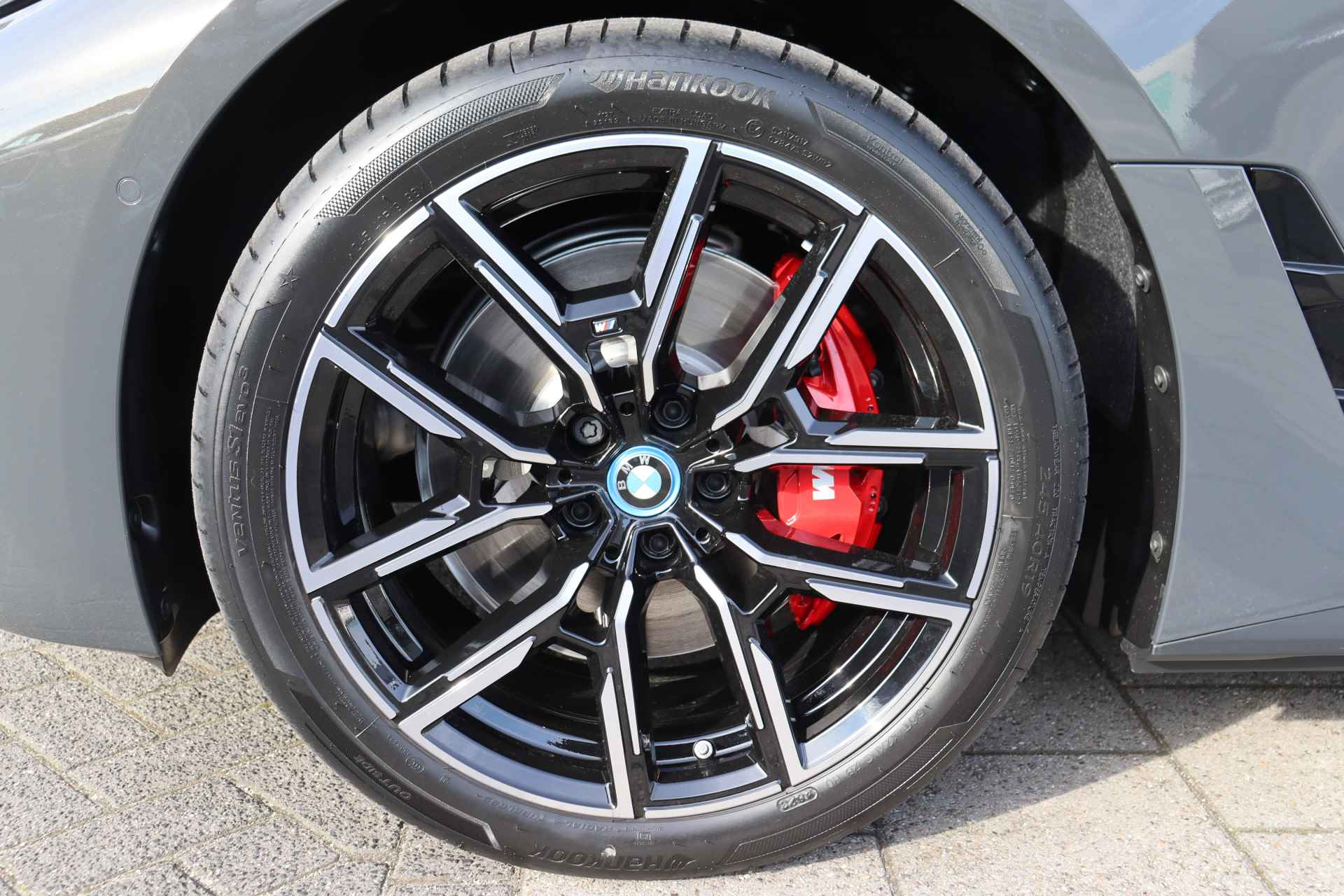 BMW i4 eDrive40 High Executive M Sport 84 kWh / Schuif-kanteldak / Parking Assistant Plus / Driving Assistant Professional / Harman Kardon / Verwarmd Stuurwiel - 9/20