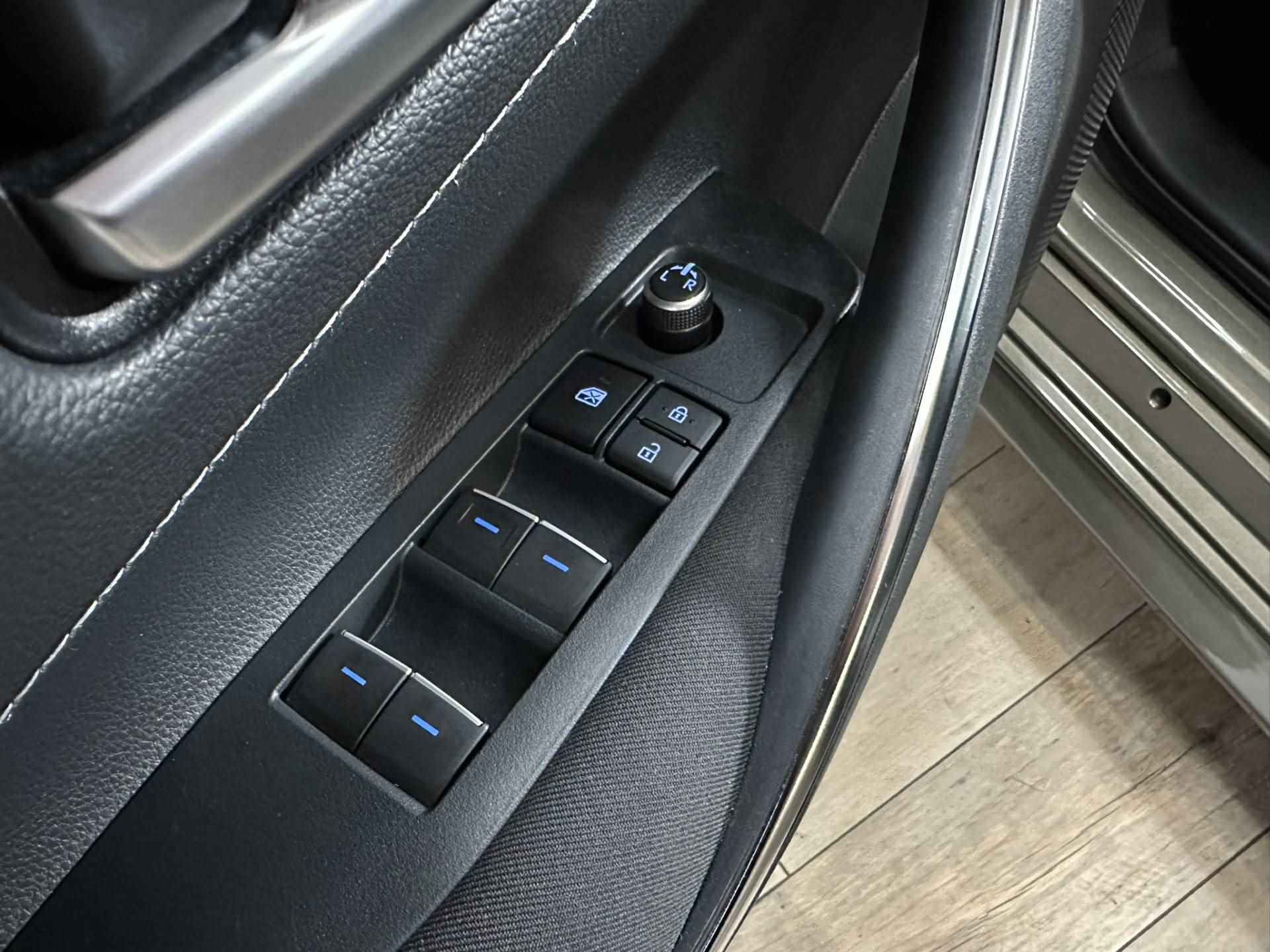 Toyota Corolla Touring Sports 1.8 Hybrid Active LED | Camera | Adaptive cruise | Navigatie | Apple Carplay Android Auto | Isofix | NAP | - 12/38