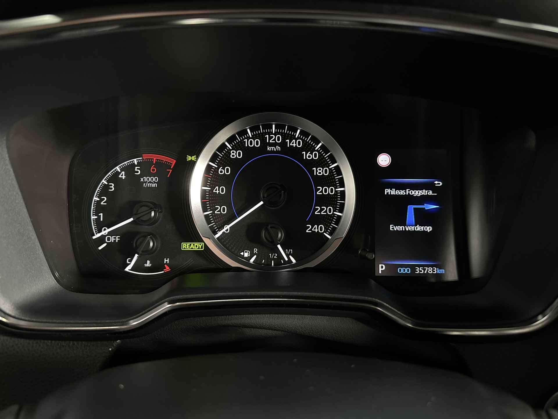 Toyota Corolla Touring Sports 1.8 Hybrid Active LED | Camera | Adaptive cruise | Navigatie | Apple Carplay Android Auto | Isofix | NAP | - 17/38