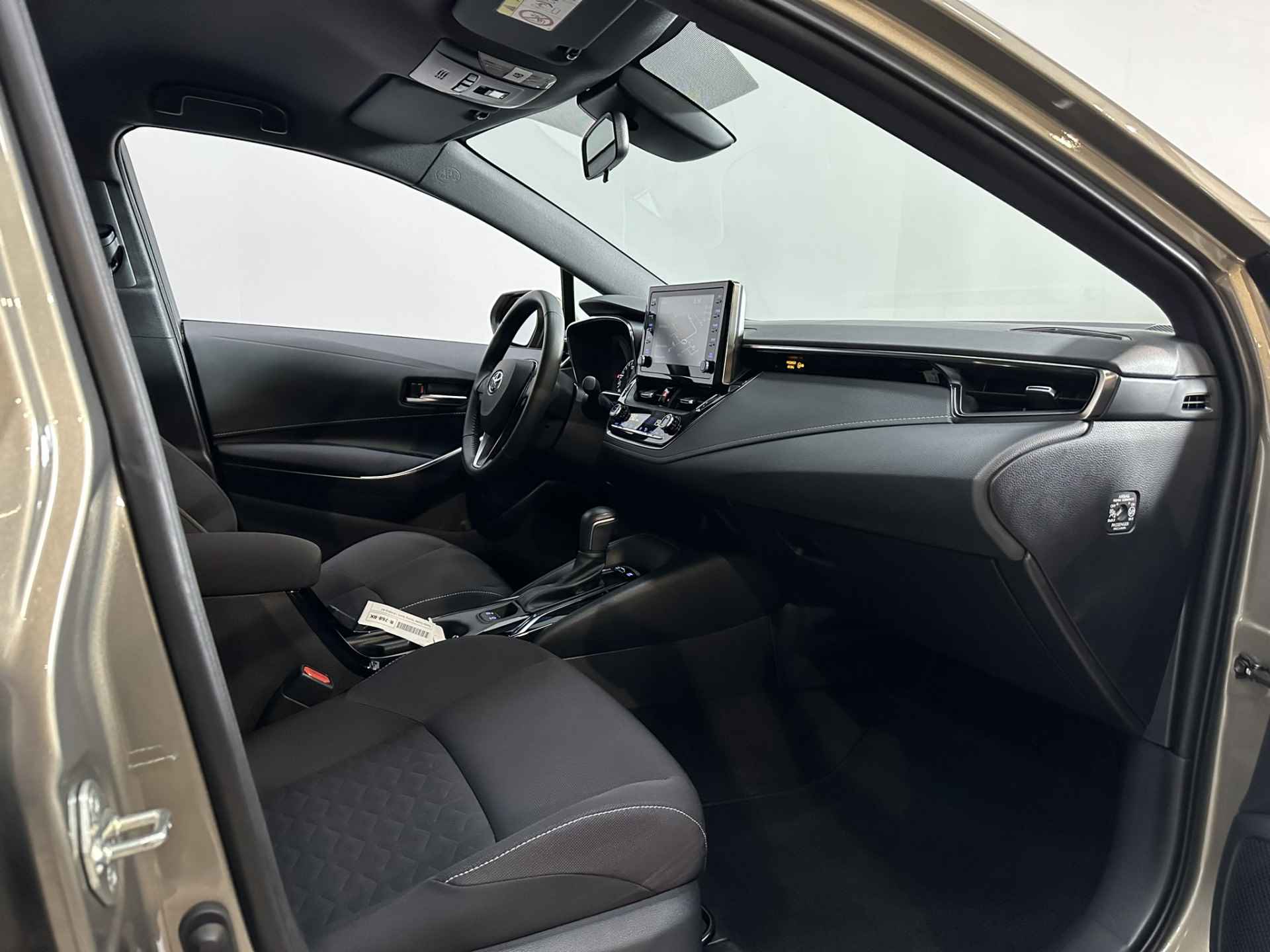 Toyota Corolla Touring Sports 1.8 Hybrid Active LED | Camera | Adaptive cruise | Navigatie | Apple Carplay Android Auto | Isofix | NAP | - 24/38