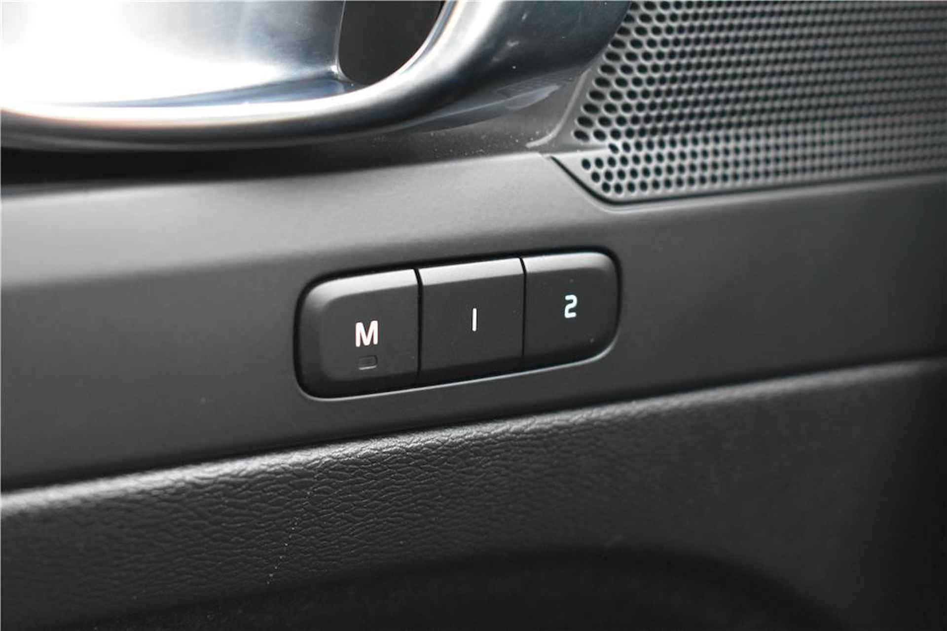 Volvo C40 Recharge Plus 69 kWh | Stoelverwarming | Achteruitrijcamera | Getinte ramen | Google navigatie | Adaptieve cruise control | - 21/26