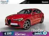 Alfa Romeo Stelvio 2.0 T AWD Super 200PK AUTOMAAT | Rosso Alfa | All Season banden | Cruise control | Climate control | Afneembare trekhaak | 4x4 | Navigatie | Lederen bekleding | Bi-led verlichting | Side skirts in kleur | 20'' Lichtmetalen wielen |