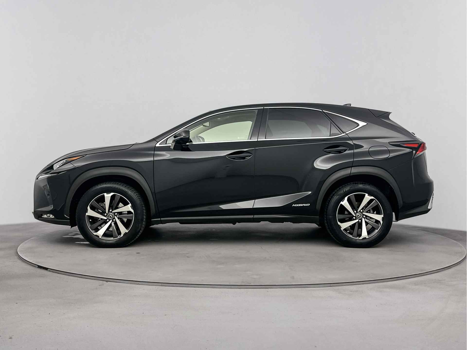 Lexus NX 300h AWD Executive Line Limited | President Pack | Premium Navigatie |  Mark Levinson | Panoramadak | - 4/42