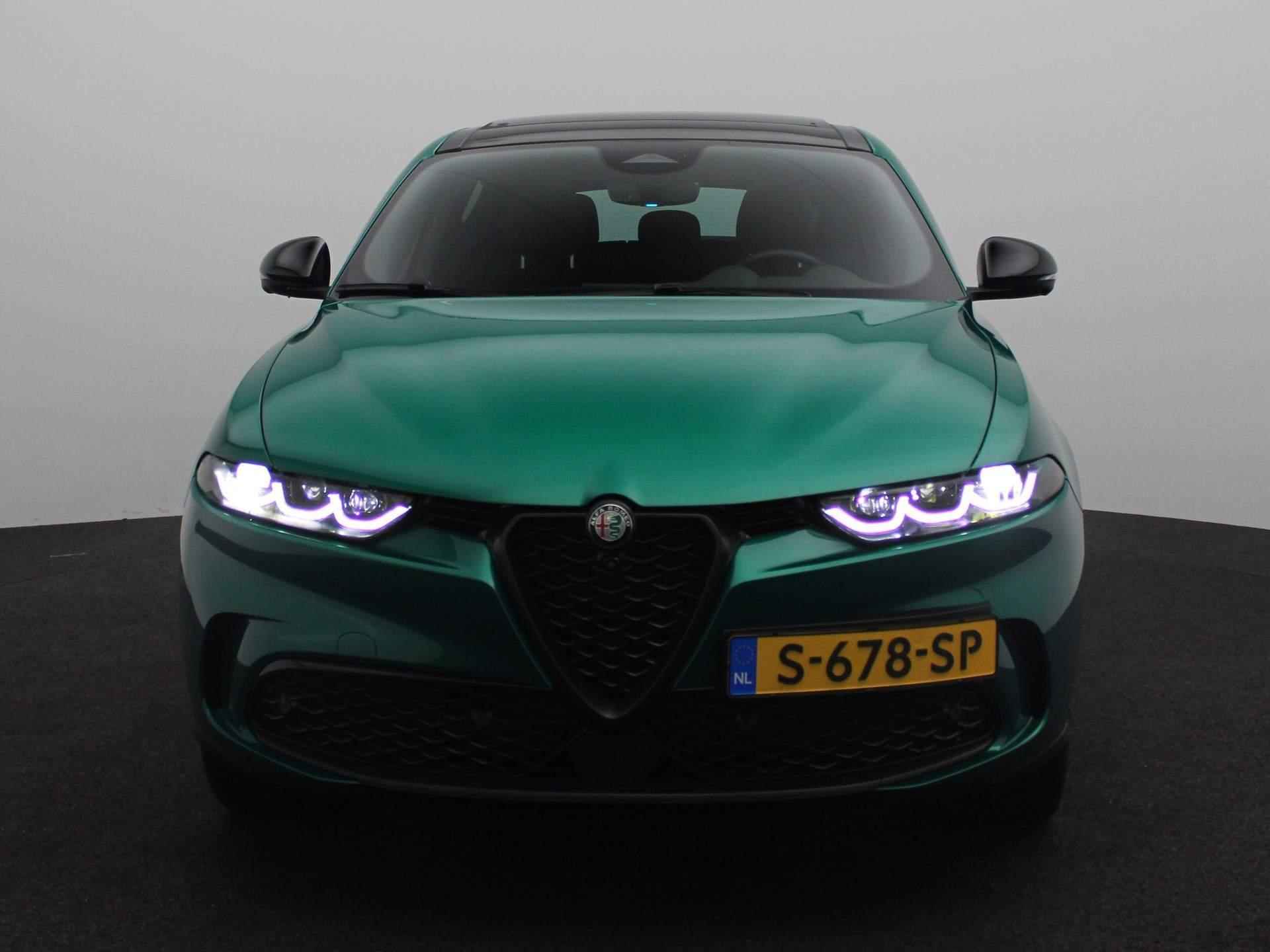 Alfa Romeo Tonale 1.3T PHEV 280pk Veloce Q4 | 20'' Velgen | Panoramadak | Led Sfeerlicht | Alcantara Interieur | 360 Camera | Stoel + Stuurverwarming | - 4/25