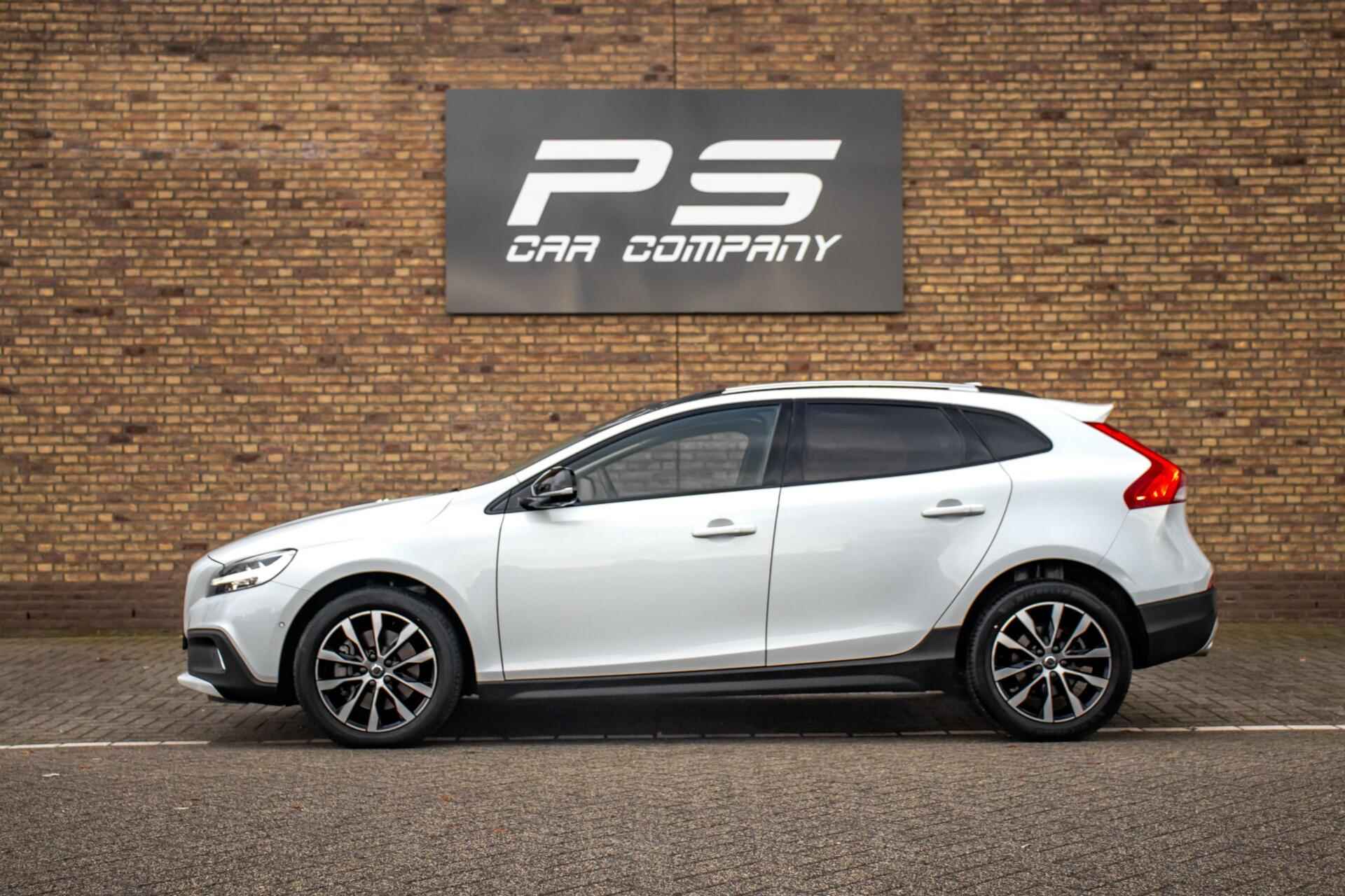 Volvo V40 Cross Country 1.5 T3 Dynamic Ed,NAP,Leder,PANO - 3/32