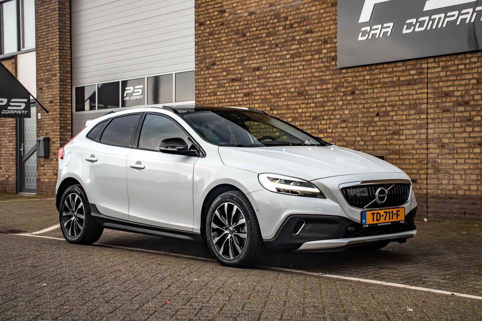 Volvo V40 Cross Country 1.5 T3 Dynamic Ed,NAP,Leder,PANO - 8/32