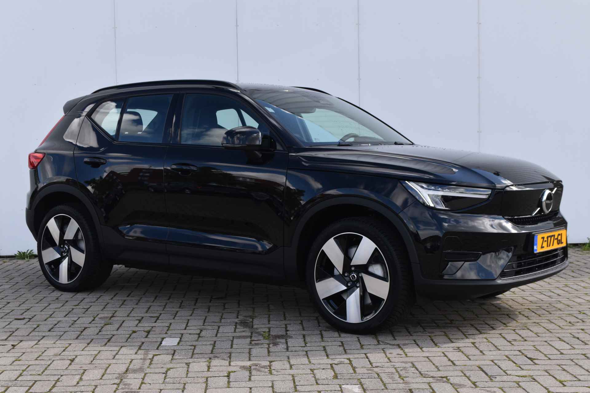 Volvo XC40 Single Motor Extended Range Plus 82 kWh - 4/28