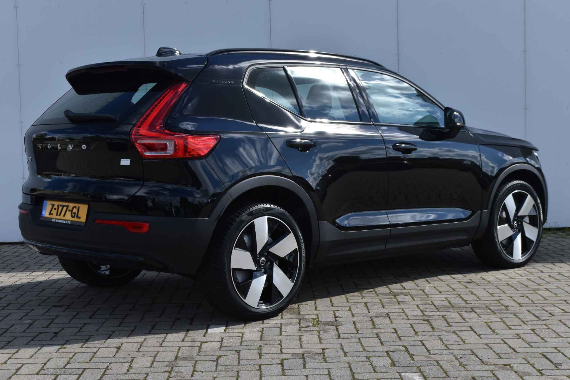 Volvo XC40 Single Motor Extended Range Plus 82 kWh - 6/28