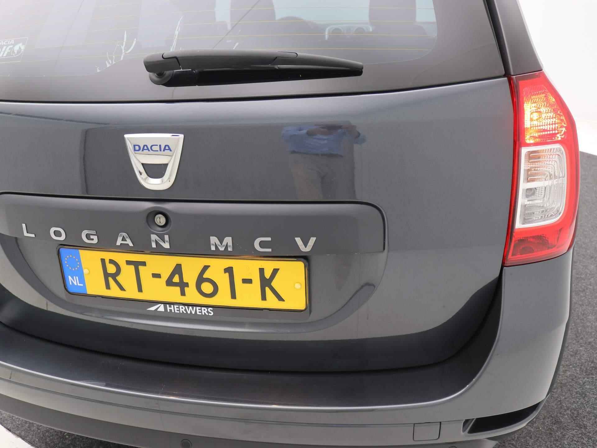 Dacia Logan MCV 0.9 TCe LPG-G3 Laureate / LPG-G3 / Navigatie / Cruise Control / Ruime gezinsauto / Airco / DAB+ / Parkeersensoren achter / - 53/56