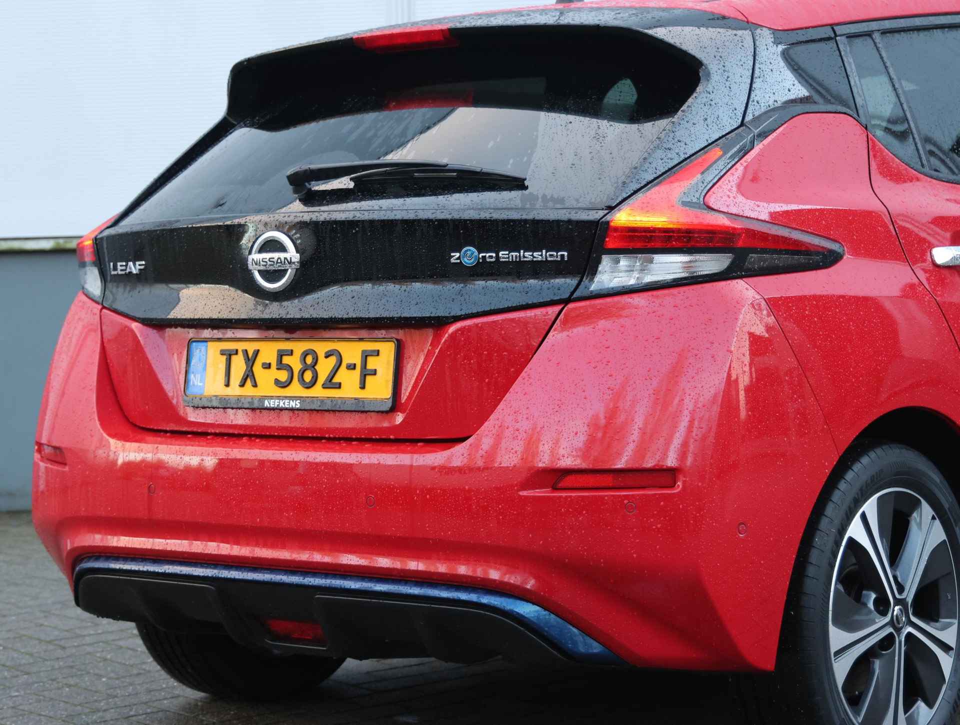 Nissan LEAF Tekna 40 kWh Winterpakket | Climate | Cruise | BOSE | Navigatie | 360Camera | 17'' LMV | NL Auto! - 43/43