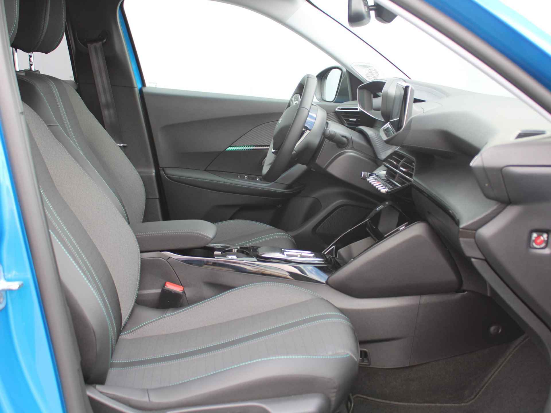 Peugeot e-2008 EV Allure Pack 50 kWh overheidssubsidie elektrische auto 2024 € 2000,- Mogelijk* - 11/32