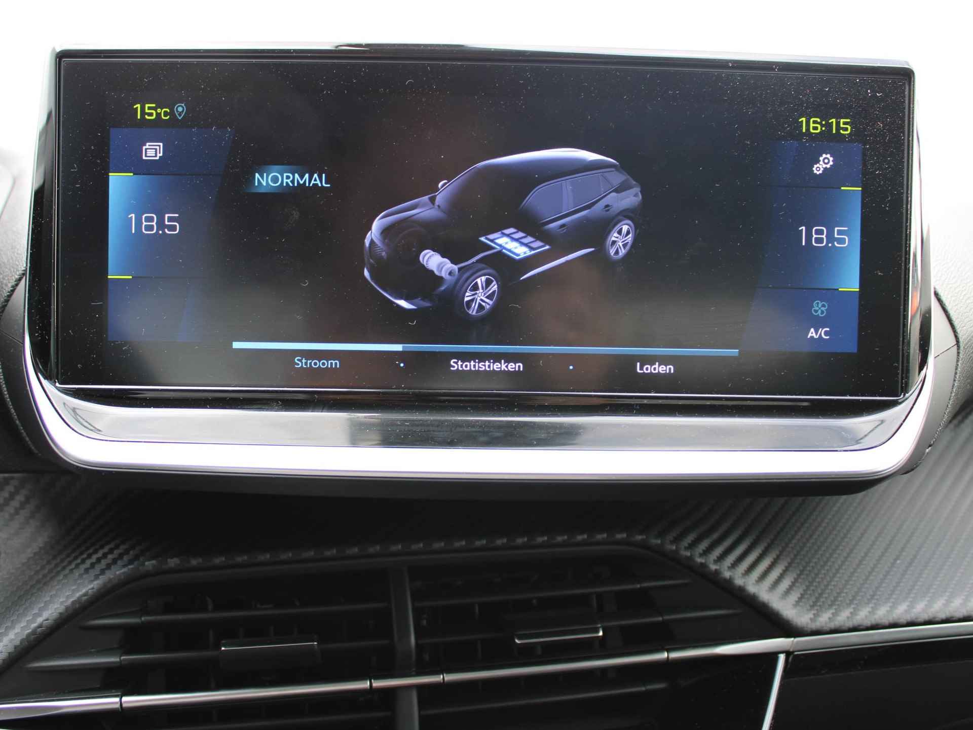 Peugeot e-2008 EV Allure Pack 50 kWh overheidssubsidie elektrische auto 2024 € 2000,- Mogelijk* - 24/32