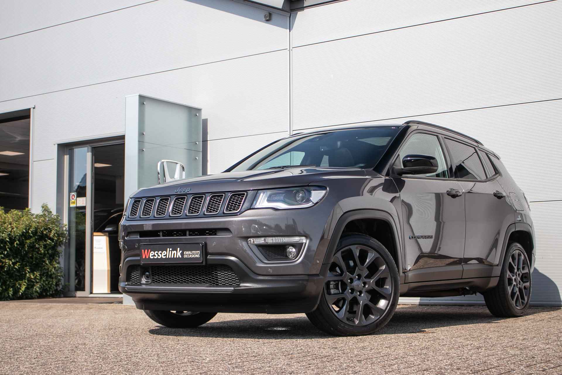 Jeep Compass 4xe 240 Plug-in Hybrid Electric S All-in rijklaarprijs | Schuif/-kanteldak | Trekhaak | Nav | Cam | Two tone - 14/48