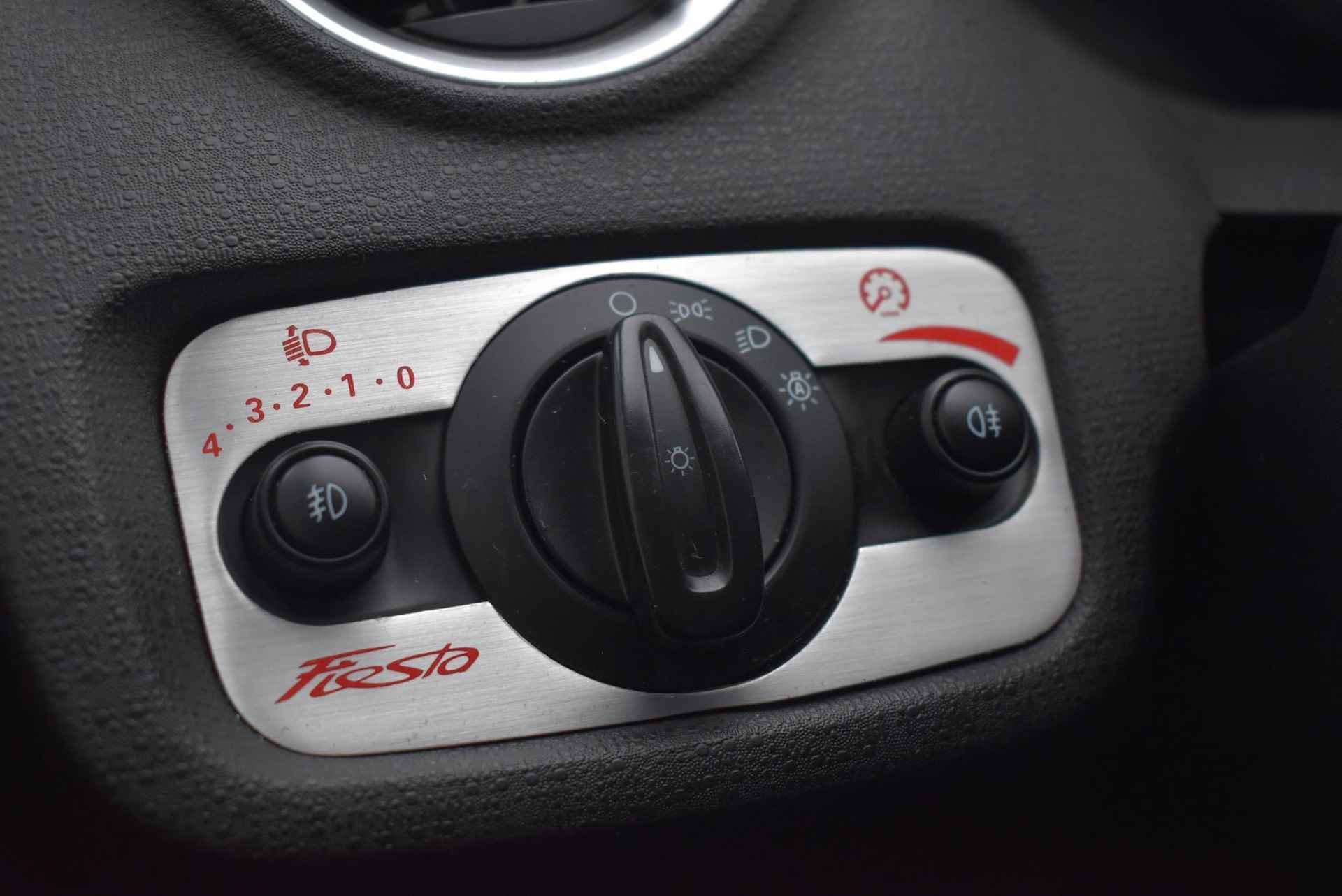 Ford Fiesta 1.0 Titanium | Climate Control | Stoelverwarming | Voorruitverwarming | - 8/19