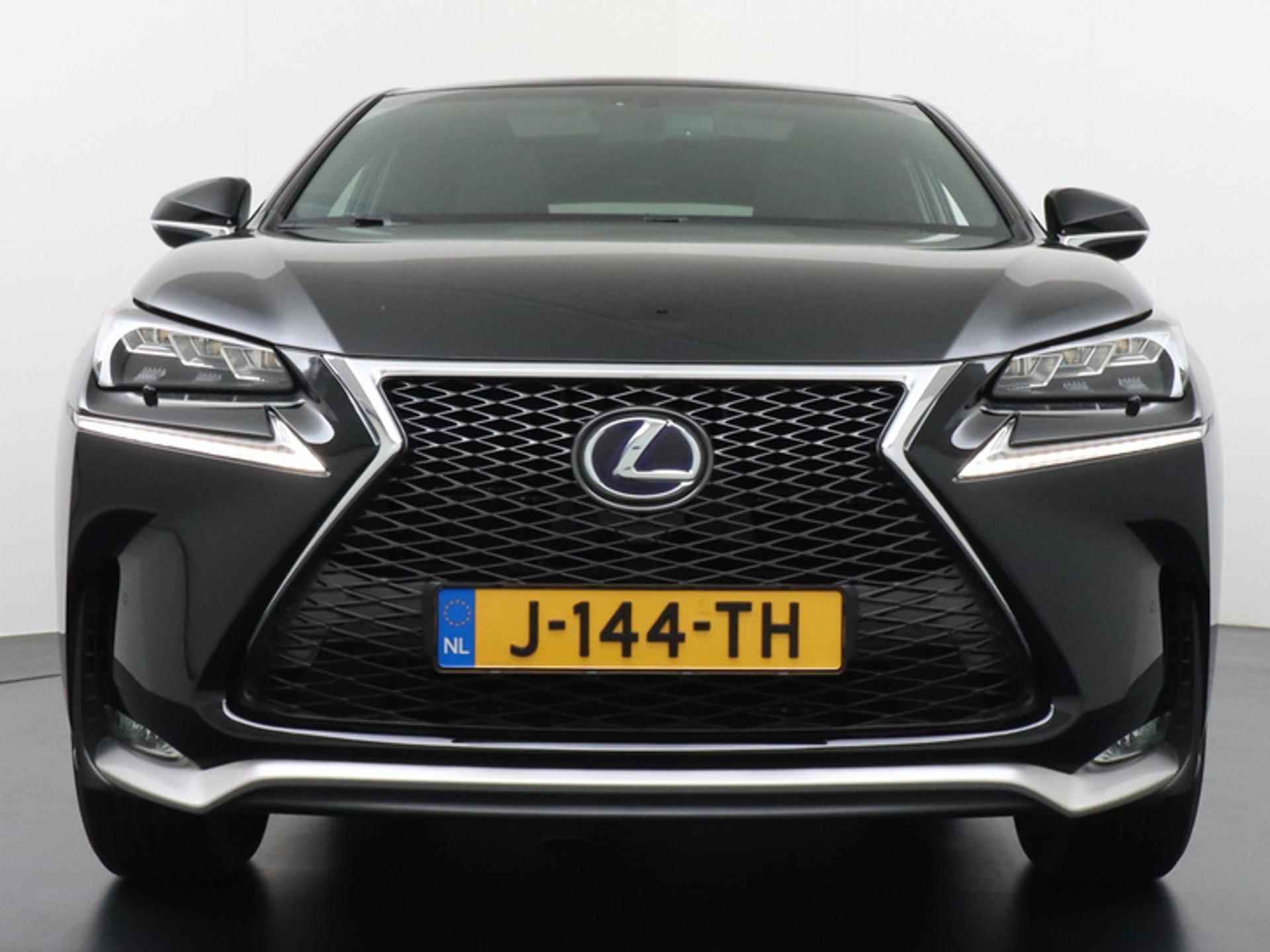 Lexus NX 300h AWD F-Sport 4WD/Panorama/Leder/Navi/Dealer onderhouden - 2/46