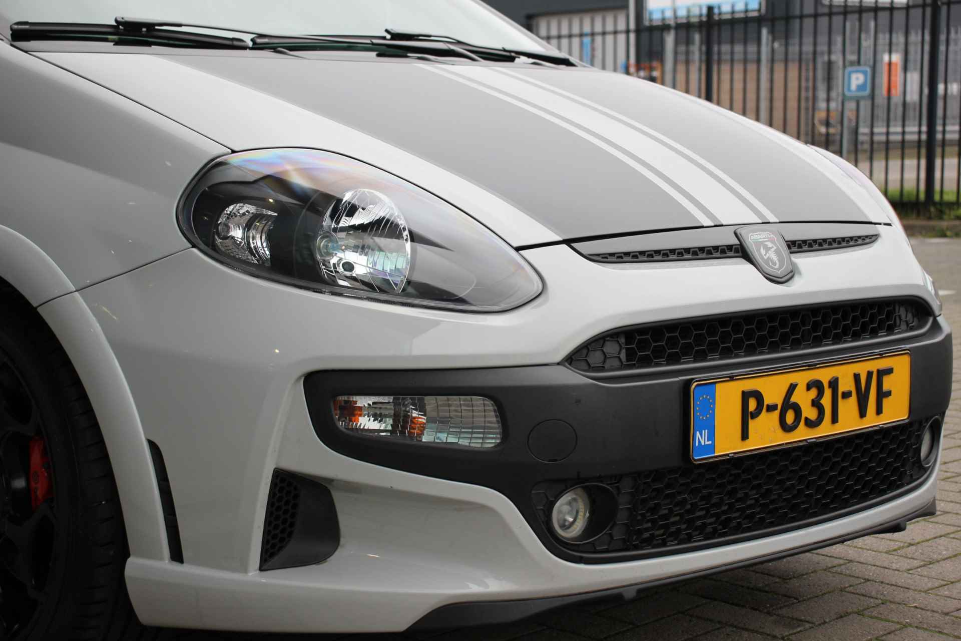 Fiat Punto Evo 1.4 Abarth Supersport | 164PK | Navi. | Camera | Brembo - 8/31