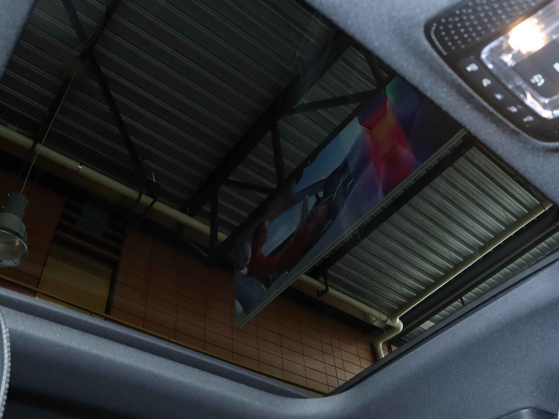 Mercedes-Benz CLA-Klasse Shooting Brake 250 e Luxury | Panorama-schuifdak | MultiBeam LED | Trekhaak | Achteruitrijcamera | Stoelverwarming | DAB+ Radio | Breed Display | Elektrische Kofferklep | - 17/26