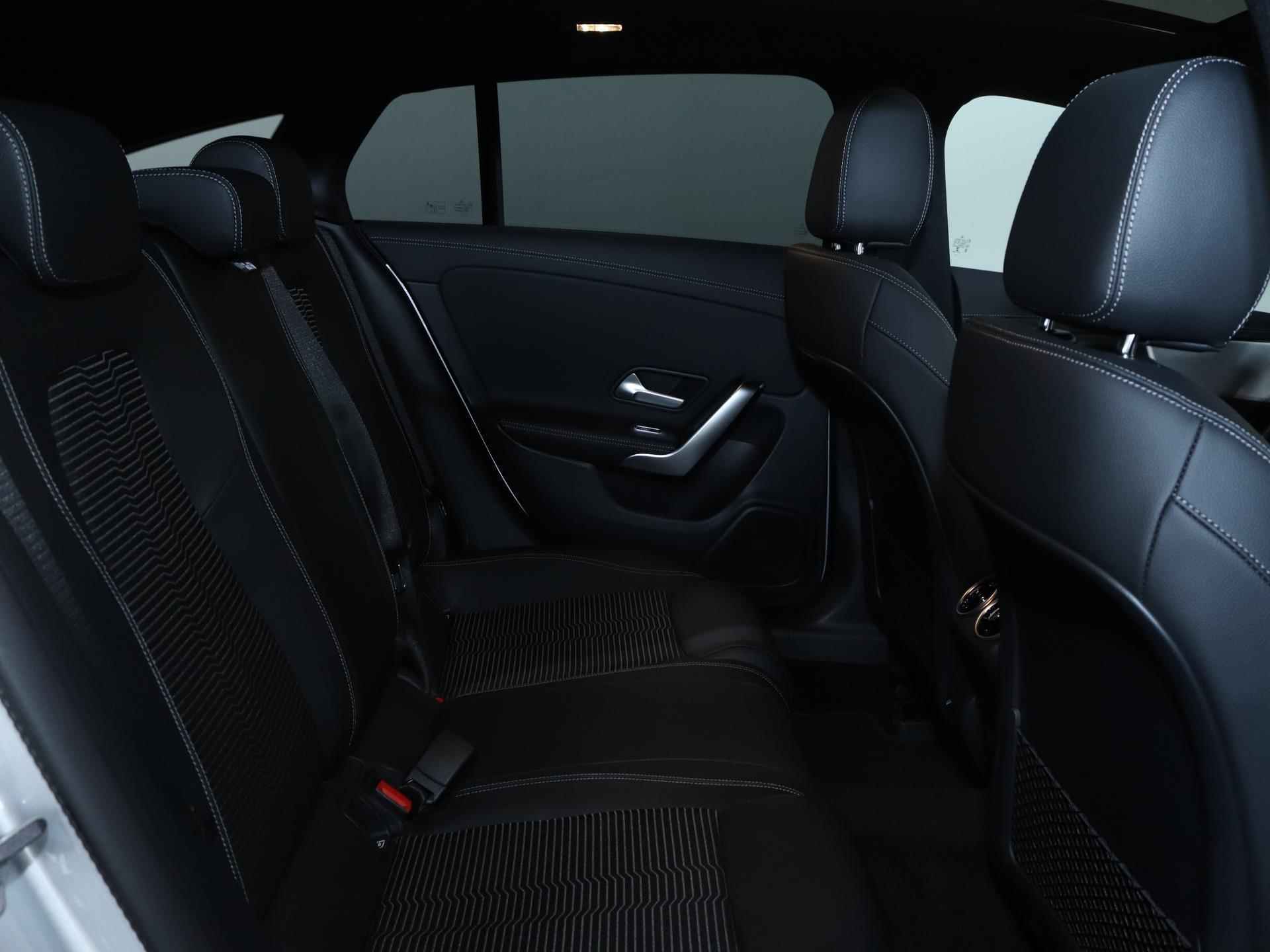Mercedes-Benz CLA-Klasse Shooting Brake 250 e Luxury | Panorama-schuifdak | MultiBeam LED | Trekhaak | Achteruitrijcamera | Stoelverwarming | DAB+ Radio | Breed Display | Elektrische Kofferklep | - 19/26