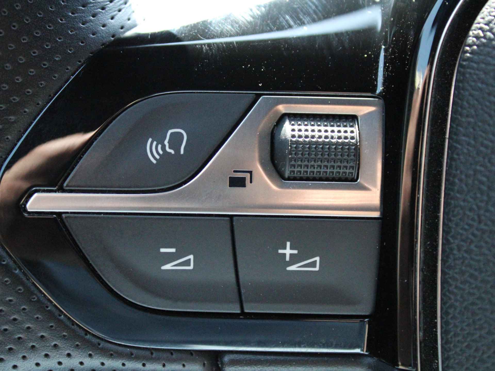 Peugeot 2008 1.2 PureTech GT 130PK EAT8 Automaat Achteruitrijcamera, Navigatie, Cruise control, Keyless start, DAB, Lichtmetalen velgen - 20/49