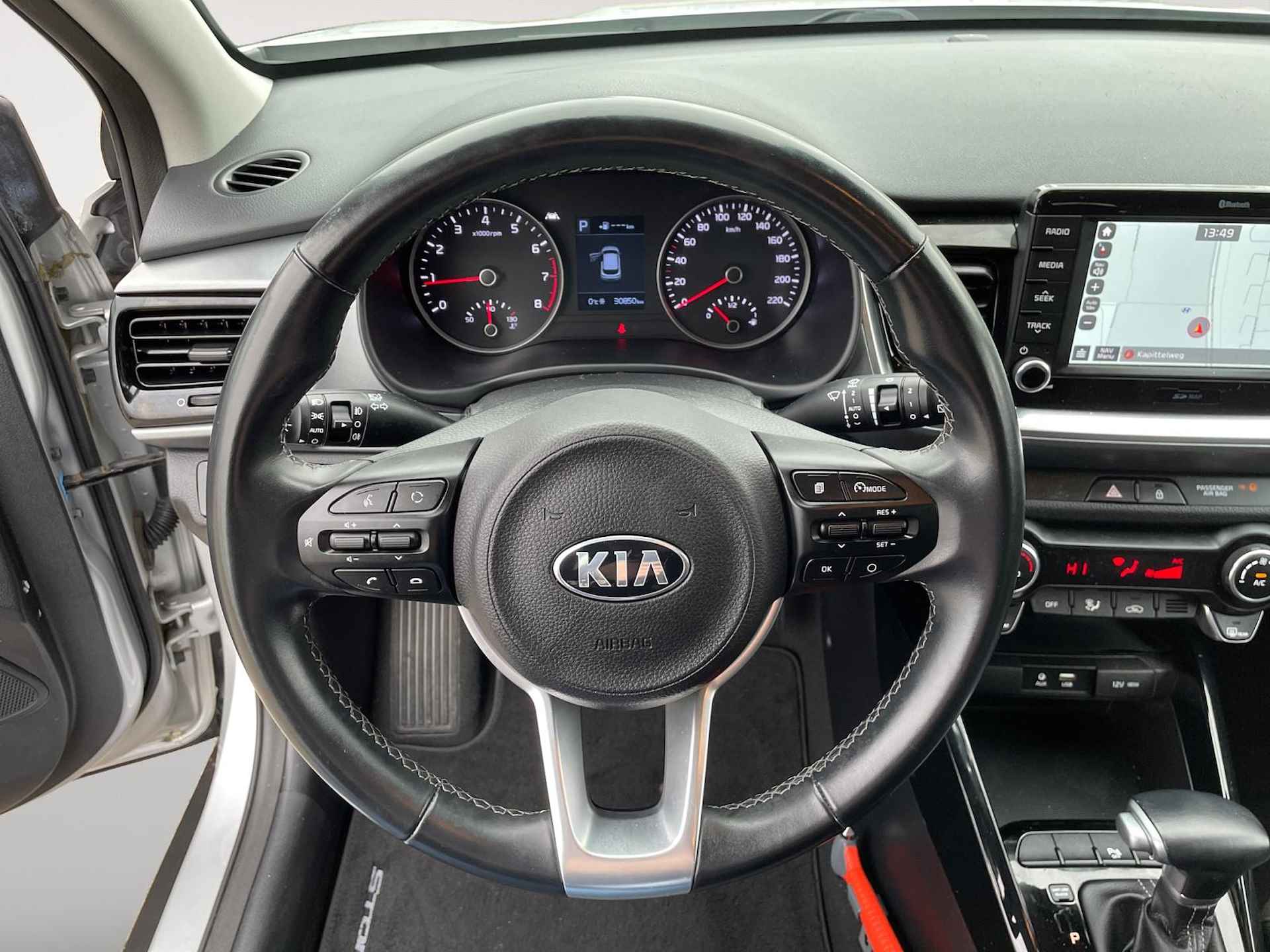 Kia Stonic 1.0 T-GDi DynamicPlusLine | Dealer onderhouden! | Automaat | Navi | Clima - 19/28