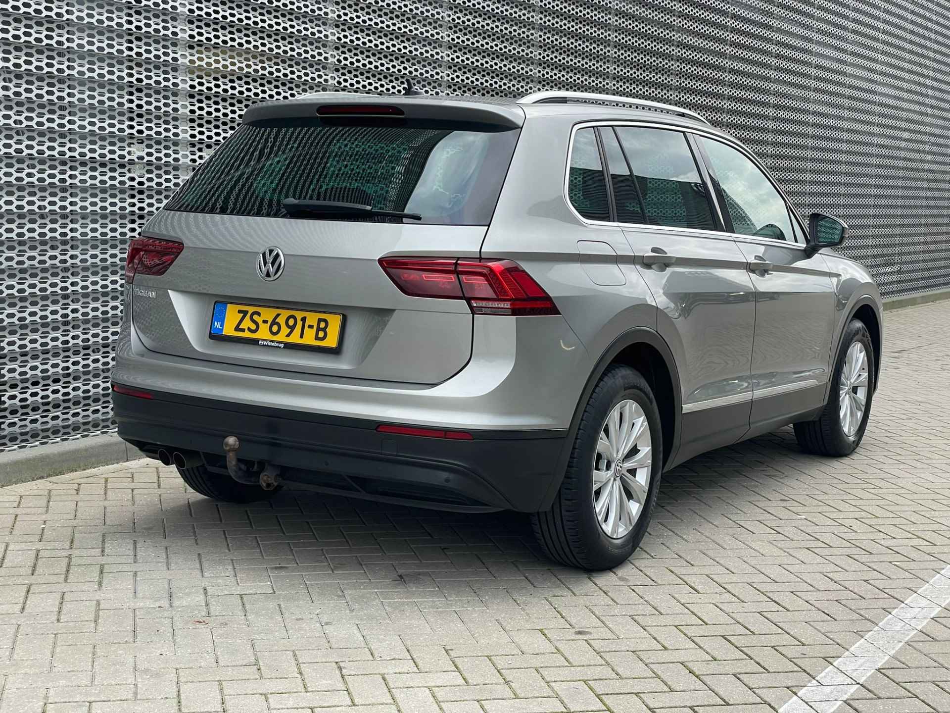 Volkswagen Tiguan 1.5 TSI 130pk Comfortline Business / Panoramadak / Digitale Cockpit / Stoelverwarming / 17" LMV / Keyless Entry-Start - 8/34