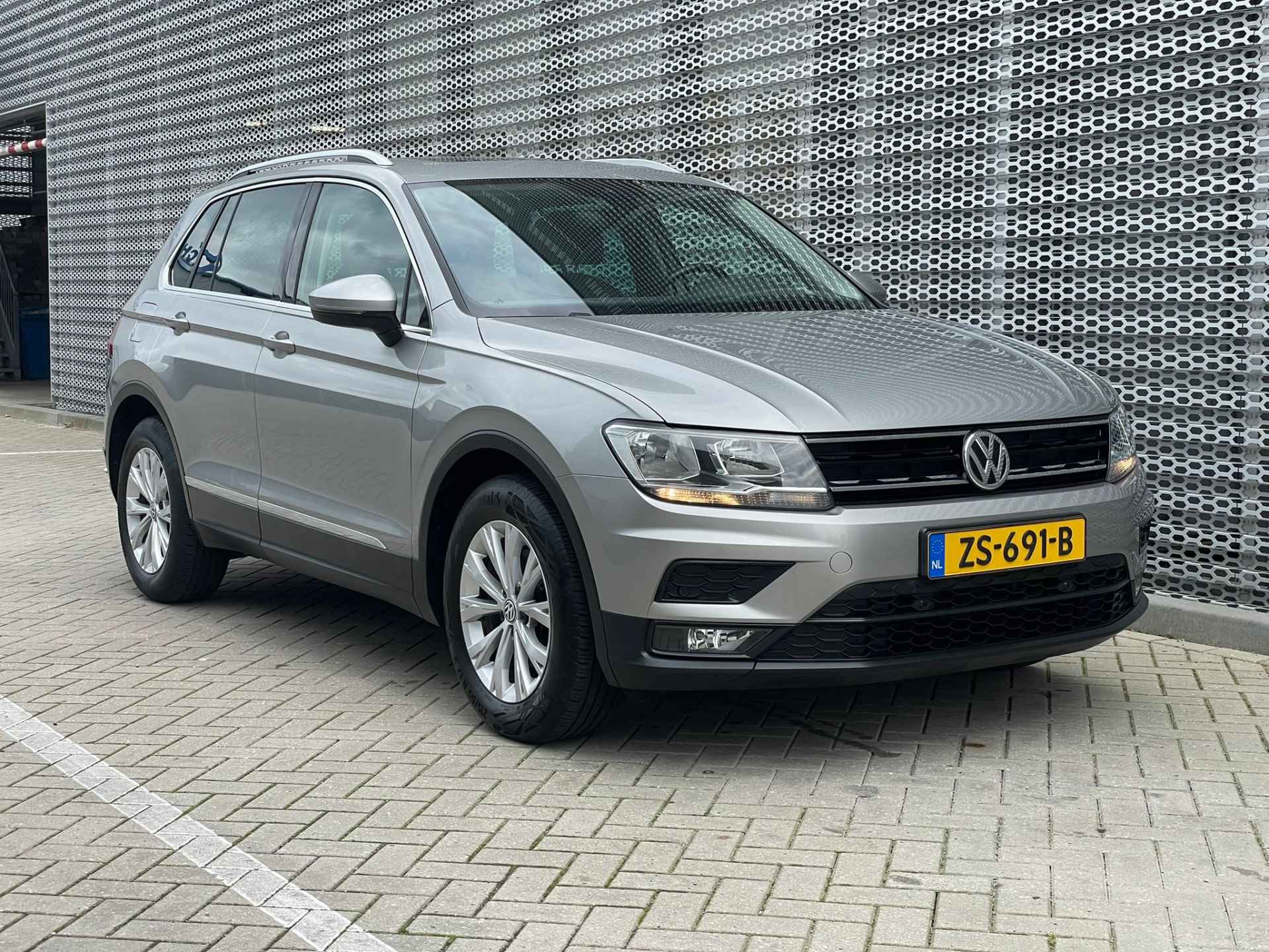 Volkswagen Tiguan 1.5 TSI 130pk Comfortline Business / Panoramadak / Digitale Cockpit / Stoelverwarming / 17" LMV / Keyless Entry-Start - 10/34