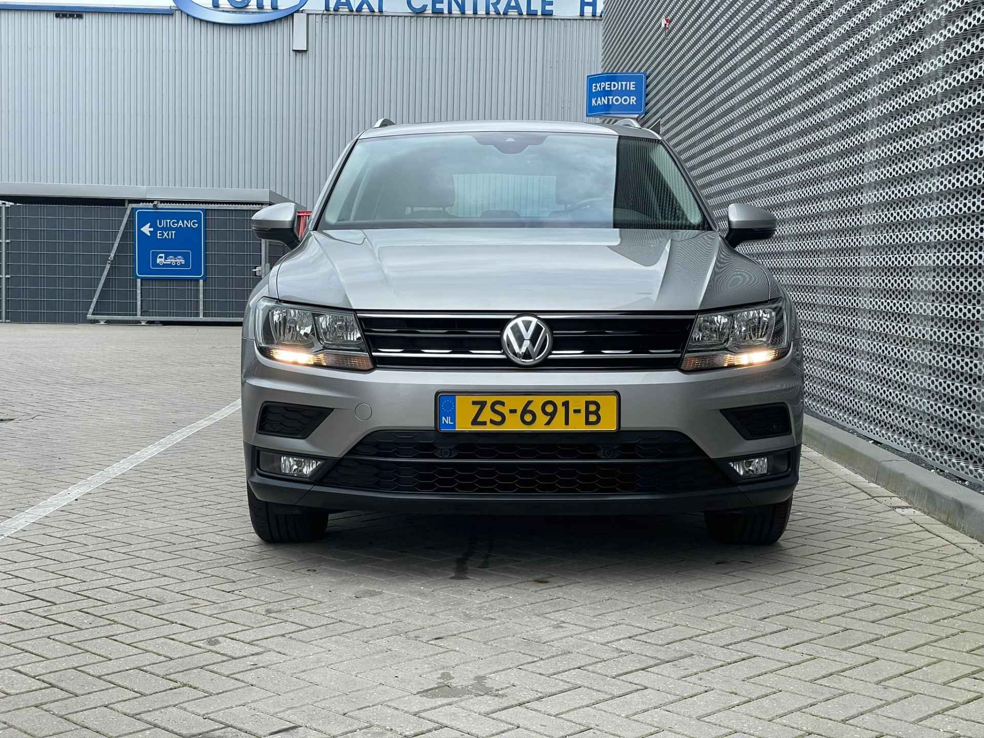 Volkswagen Tiguan 1.5 TSI 130pk Comfortline Business / Panoramadak / Digitale Cockpit / Stoelverwarming / 17" LMV / Keyless Entry-Start - 11/34