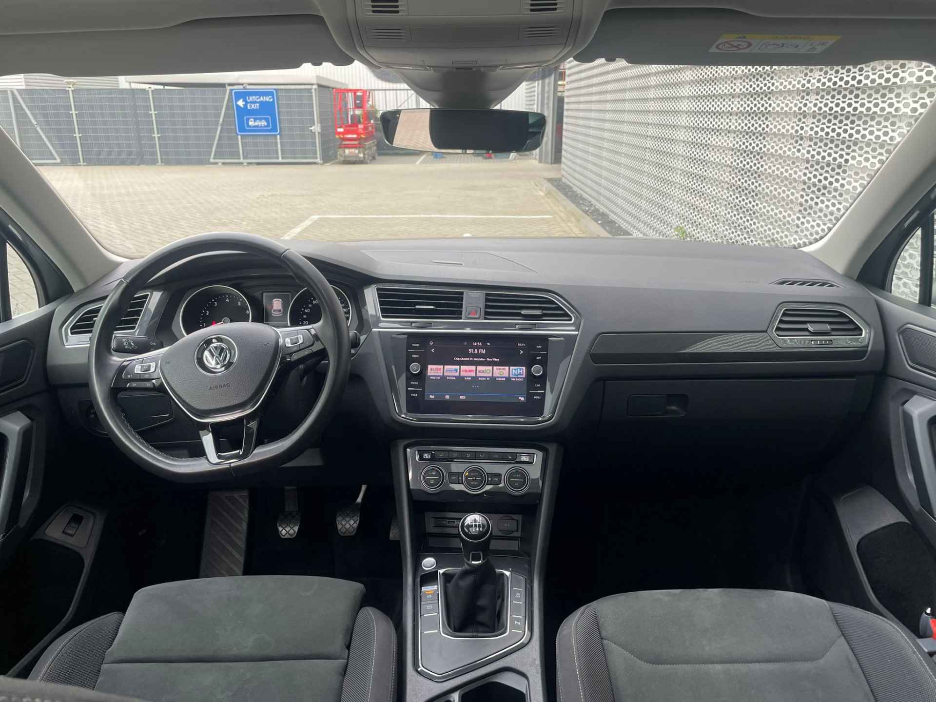 Volkswagen Tiguan 1.5 TSI 130pk Comfortline Business / Panoramadak / Digitale Cockpit / Stoelverwarming / 17" LMV / Keyless Entry-Start - 15/34