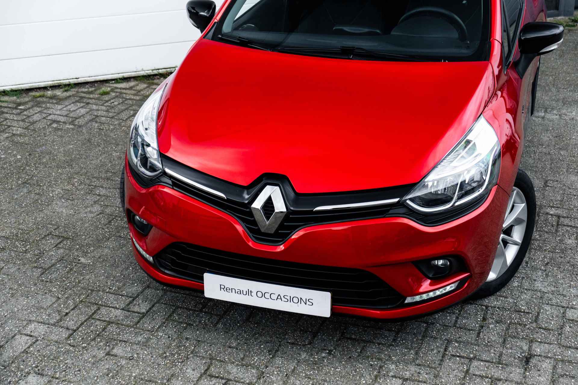 Renault Clio 0.9 TCe Limited | Trekhaak afneembaar | Airco | Parkeersensoren achter | LM Velgen | incl. Bovag rijklaarpakket met 12 maanden garantie | - 16/51