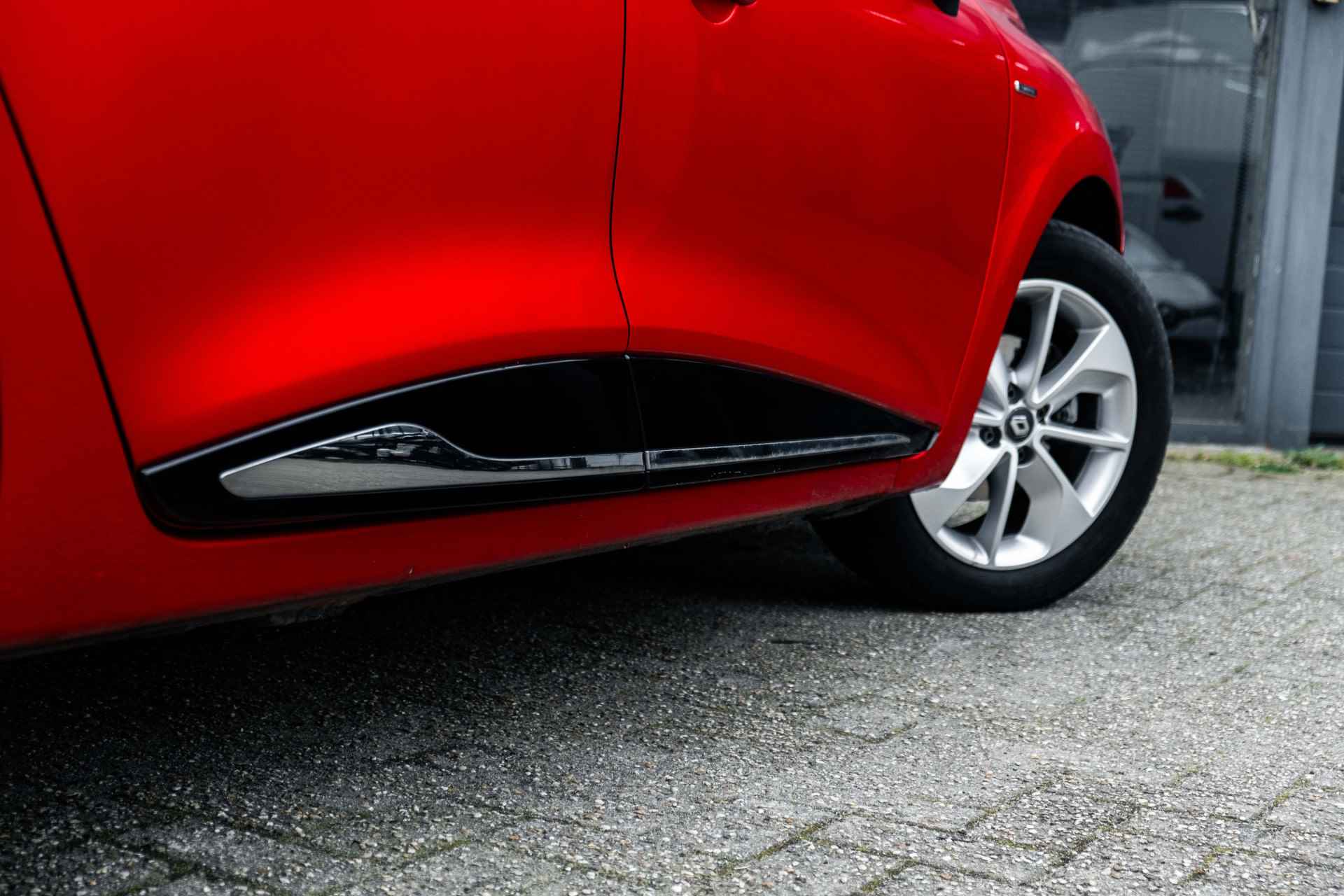 Renault Clio 0.9 TCe Limited | Trekhaak afneembaar | Airco | Parkeersensoren achter | LM Velgen | incl. Bovag rijklaarpakket met 12 maanden garantie | - 28/51