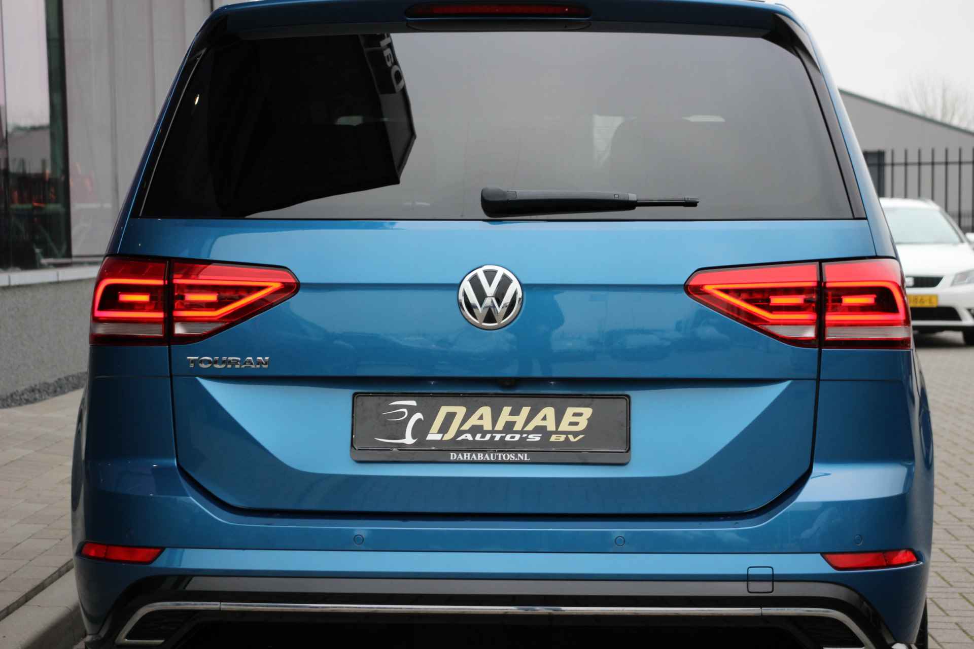 Volkswagen Touran 1.5 TSI Highline R-Line DSG | CAMERA | ACC | TREKHAAK - 13/33