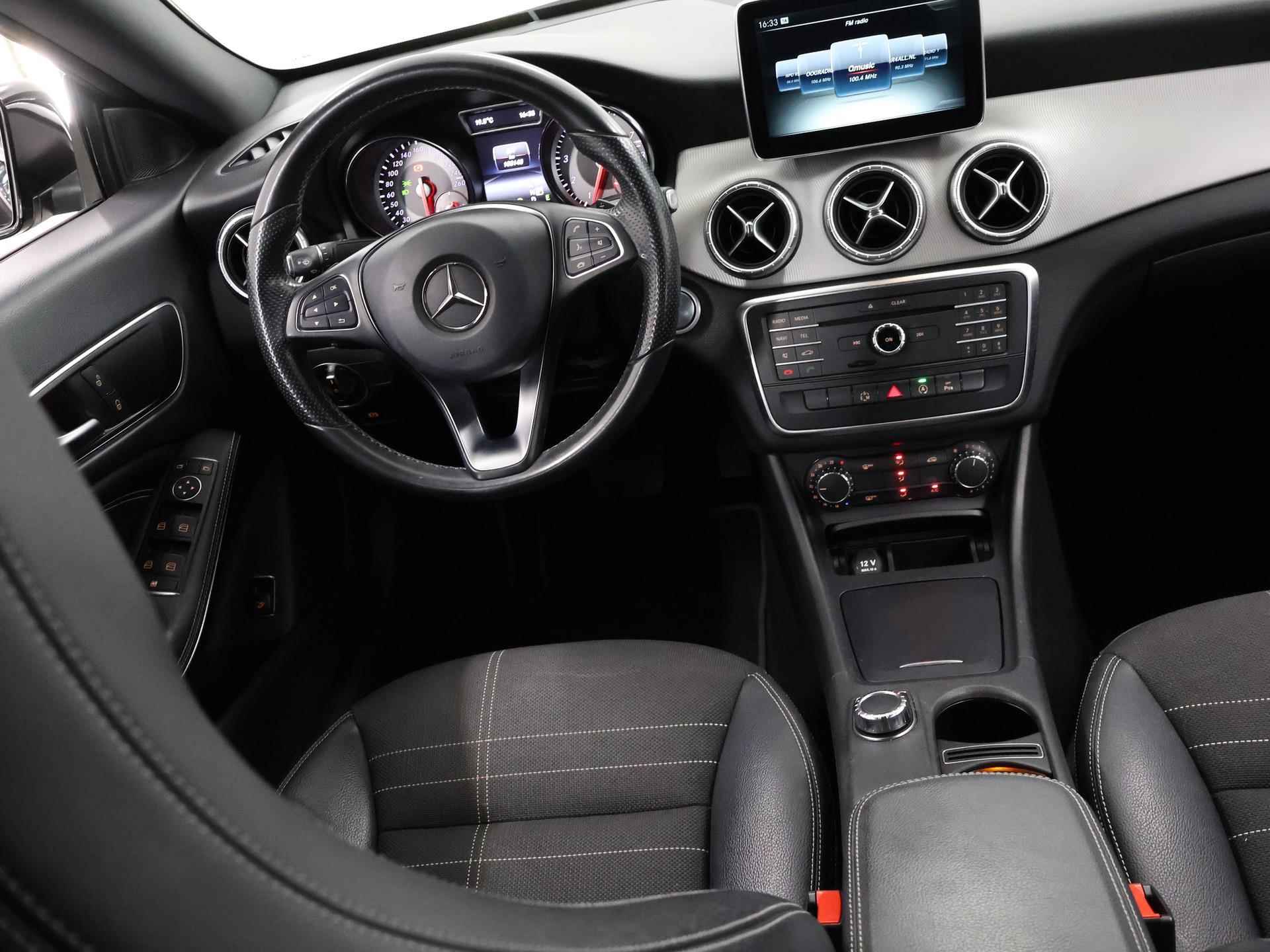 Mercedes-Benz CLA-klasse 180 Ambition | Navigatie | Sportstoelen | Bi-Xenon Koplampen | Cruise Control | Bluetooth | Airco | - 10/35