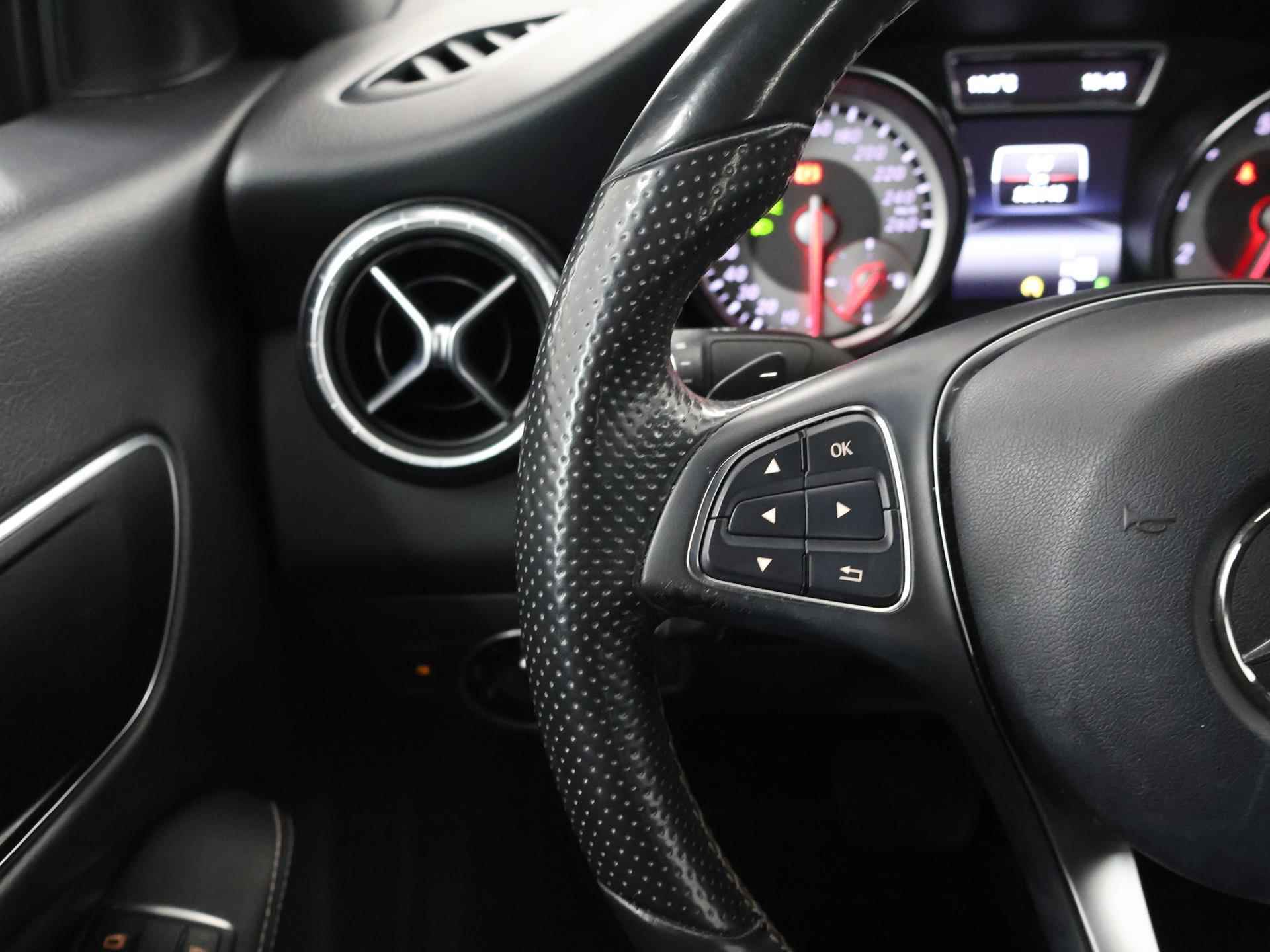 Mercedes-Benz CLA-klasse 180 Ambition | Navigatie | Sportstoelen | Bi-Xenon Koplampen | Cruise Control | Bluetooth | Airco | - 27/35