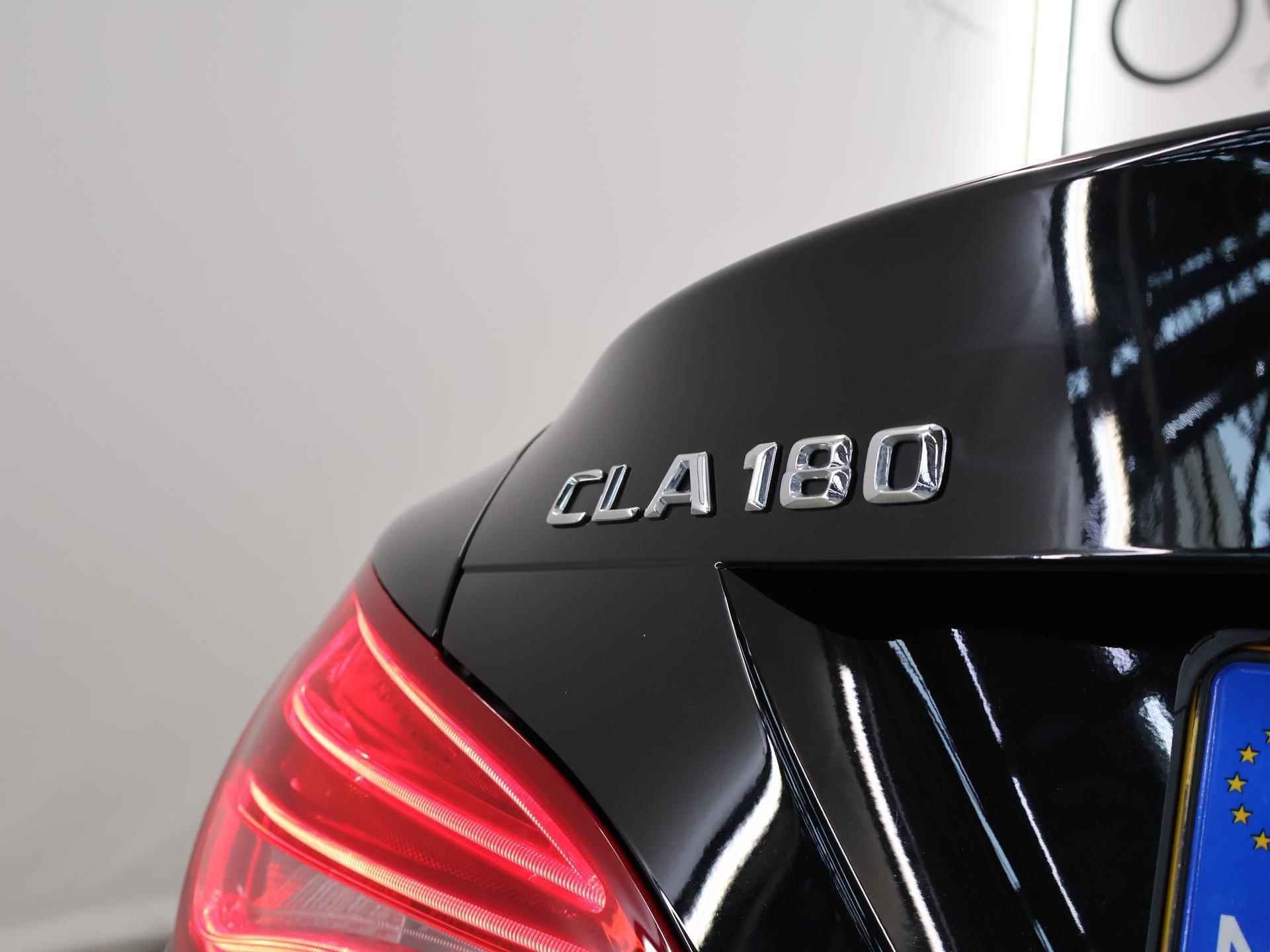 Mercedes-Benz CLA-klasse 180 Ambition | Navigatie | Sportstoelen | Bi-Xenon Koplampen | Cruise Control | Bluetooth | Airco | - 33/35