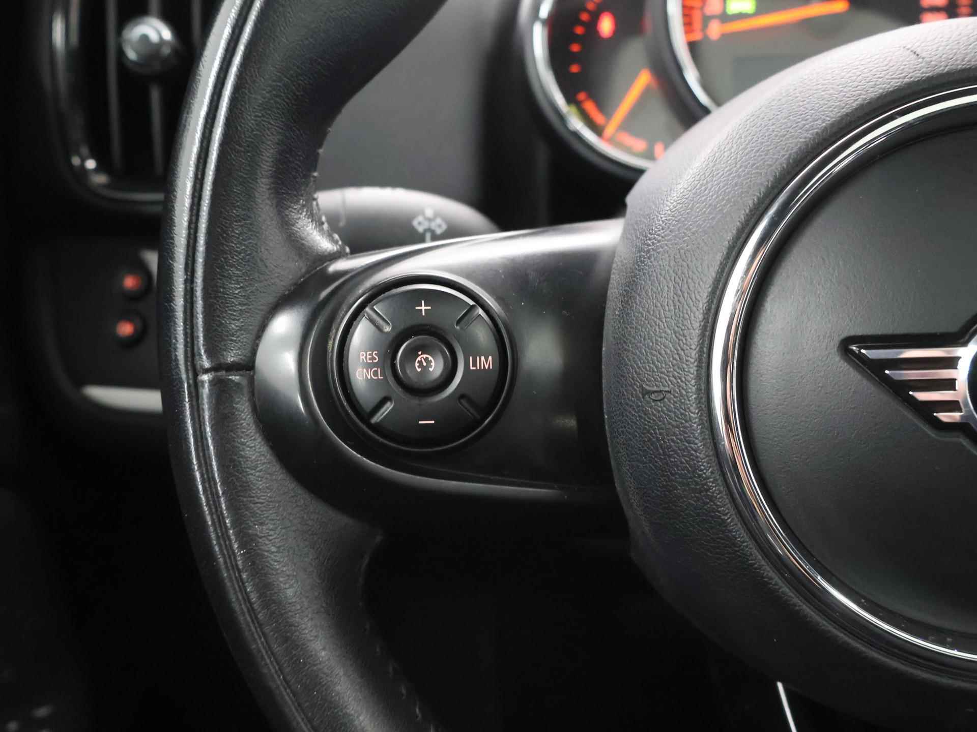 Mini Mini Countryman 2.0 Cooper S E ALL4 Chili | Panoramadak | Parkeercamera | Harman Kardon | Navigatie | Stoelverwarming | Keyless go | Climate Control | Stoelverwarming | - 34/50