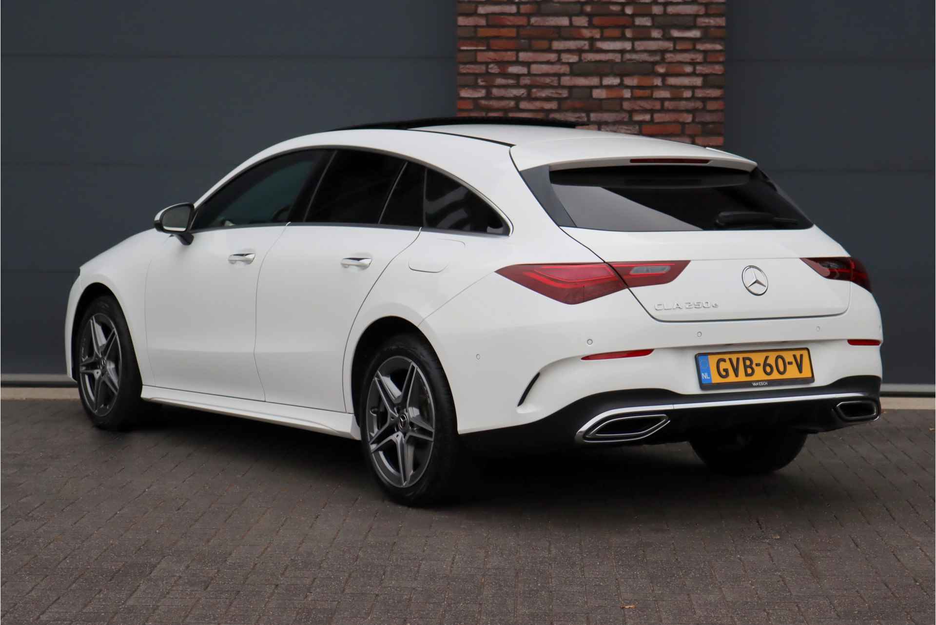 Mercedes-Benz CLA-Klasse Shooting Brake 250 e AMG Line Aut8 | Facelift | Panoramadak | Distronic | Keyless Go | Widescreen | Verwarmd Stuurwiel | Sfeerverlichting | Dodehoekassistent | Camera | - 6/39