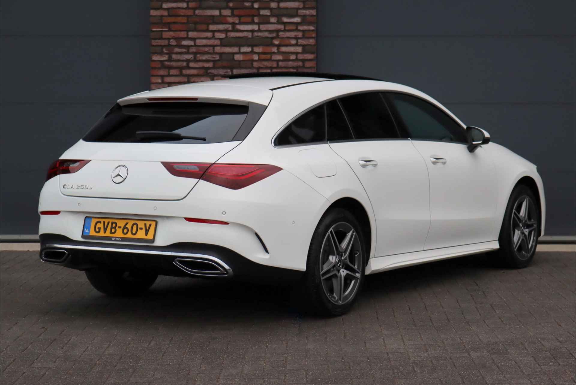 Mercedes-Benz CLA-Klasse Shooting Brake 250 e AMG Line Aut8 | Facelift | Panoramadak | Distronic | Keyless Go | Widescreen | Verwarmd Stuurwiel | Sfeerverlichting | Dodehoekassistent | Camera | - 8/39