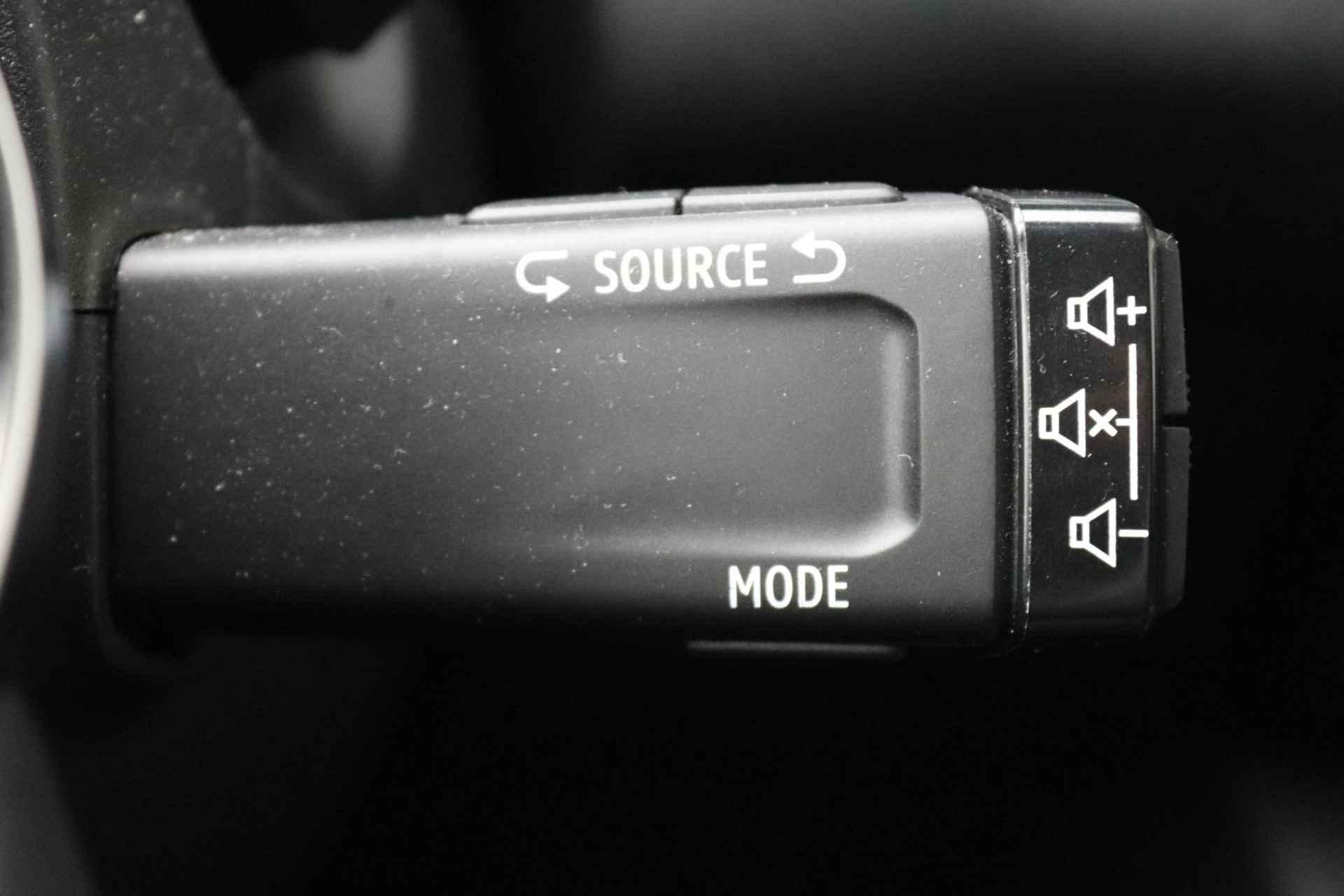 Renault Captur 1.0 TCe 90 Techno | Navigatie 9,3" | Apple Carplay | Climate Control | LED koplampen | Bose Audio | 360° Camera | Parkeersensoren | LMV 18" | Two-Tone | - 25/33