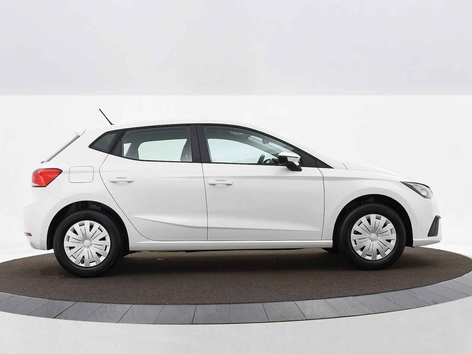 SEAT Ibiza Reference 1.0 59 kW / 80 pk MPI EVO Hatchback | PL ACTIE 365,- ** | Snel leverbaar! | 1000,- euro inruilbonus! - 6/31