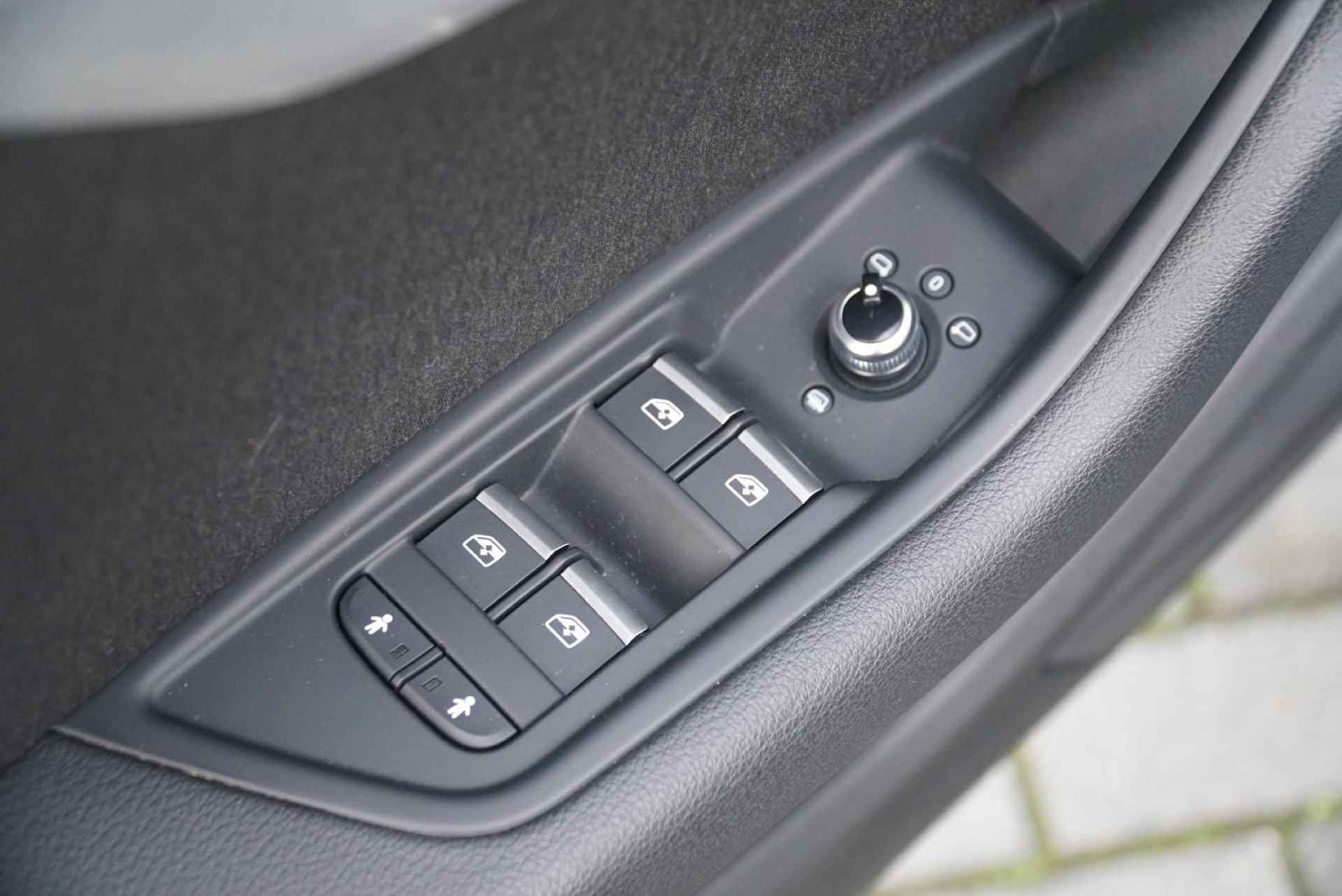Audi A4 Limousine 1.4 TFSI 150pk Sport Lease Edition | Trekhaak Wegklapbaar | Navigatie - 28/41