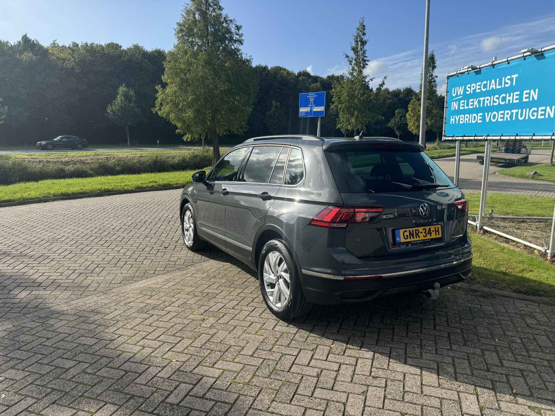 Volkswagen Tiguan 1.5 TSI CARPLAY/STANDKACHEL/TREKHAAK/LED - 4/37